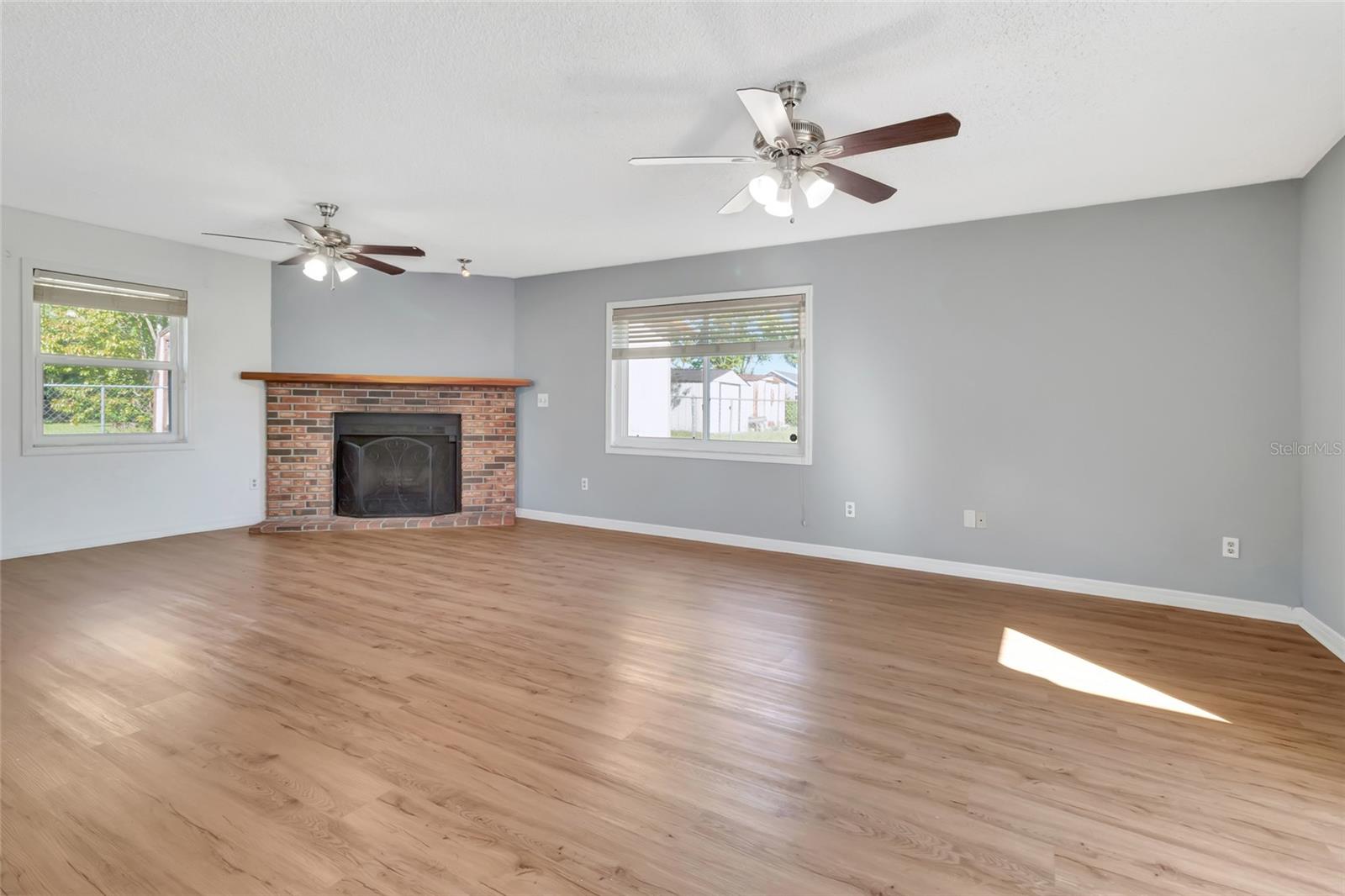 Image 19 of 36 For 6989 52 Place