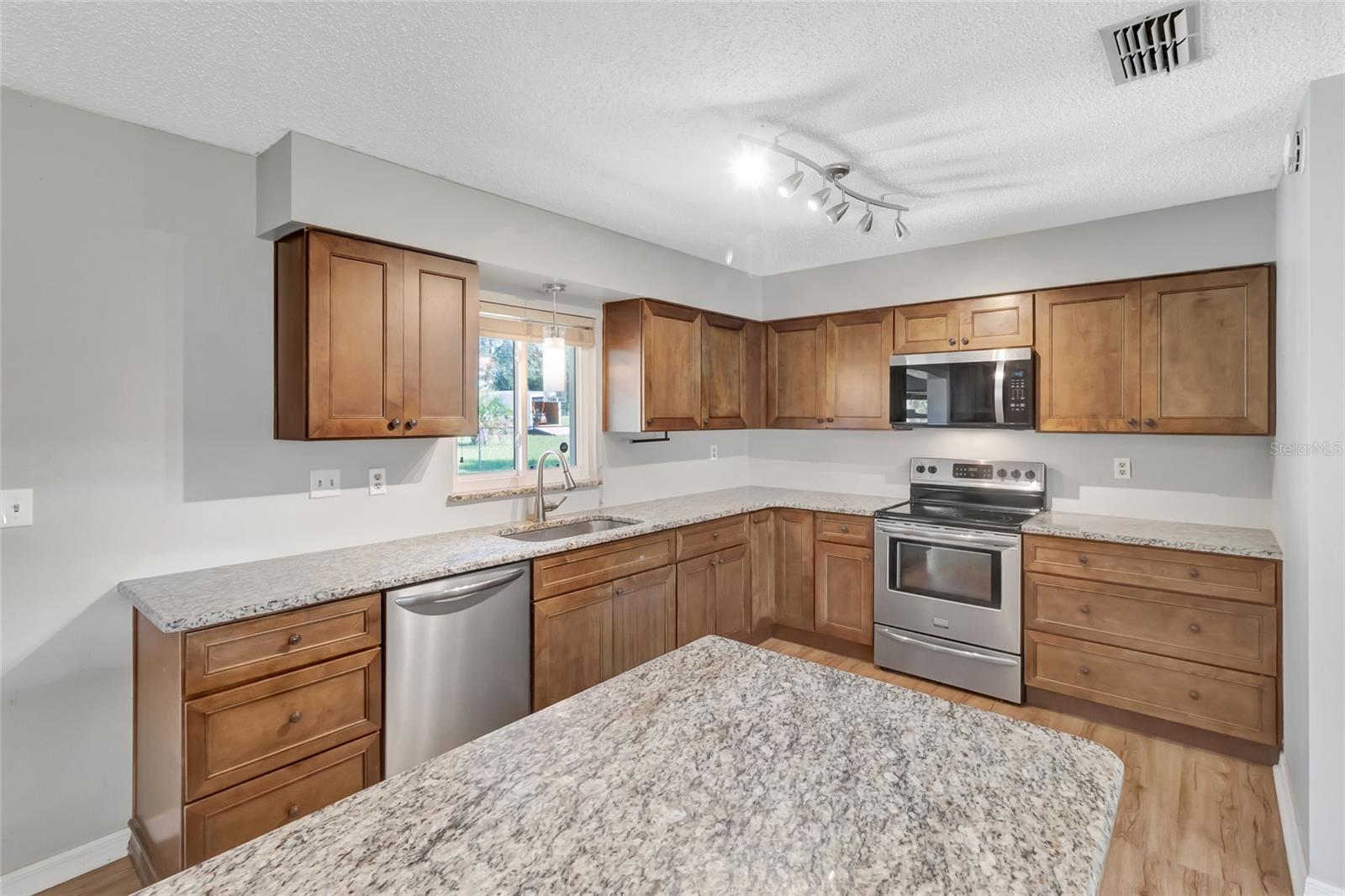 Image 8 of 36 For 6989 52 Place