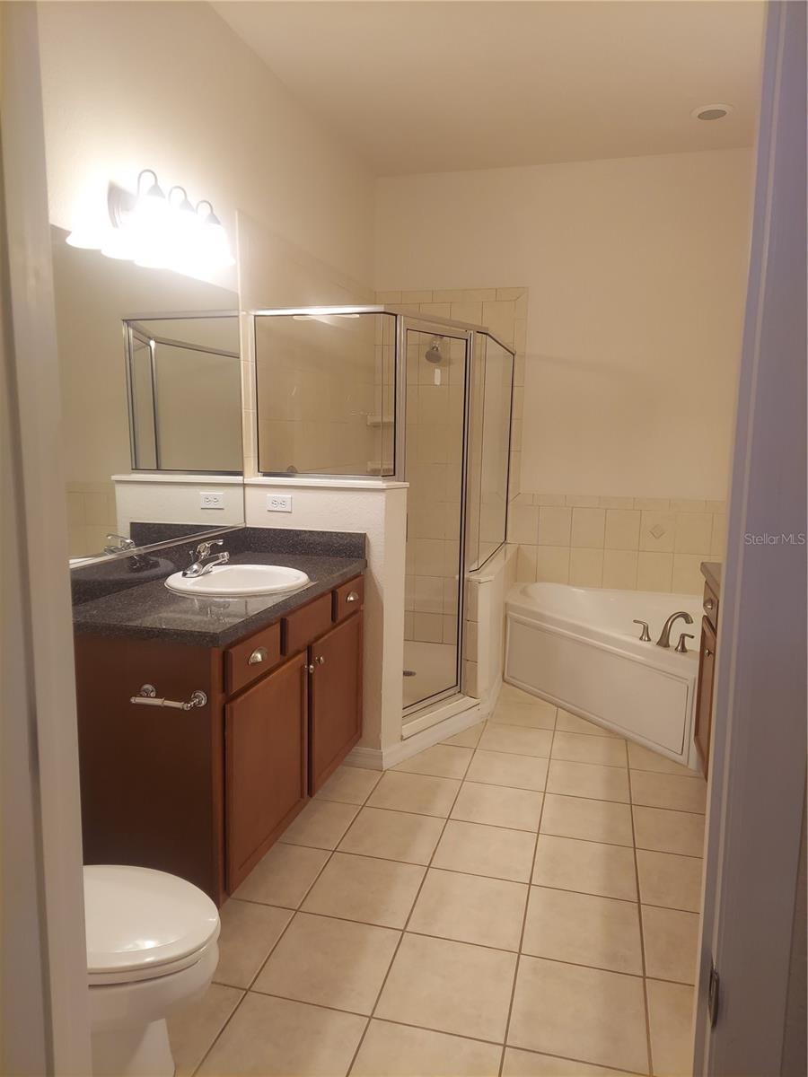 Image 18 of 27 For 3415 Anthony Road 403