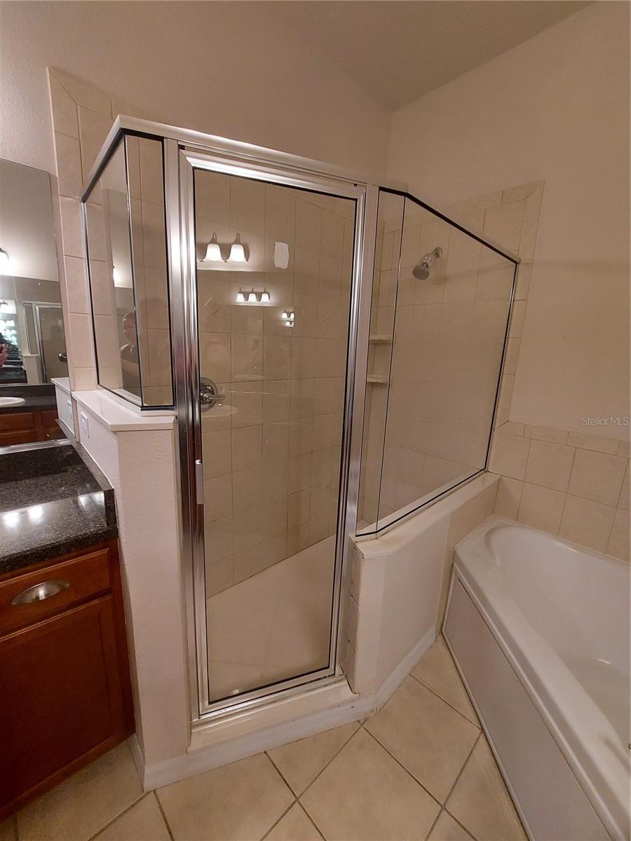 Image 19 of 27 For 3415 Anthony Road 403