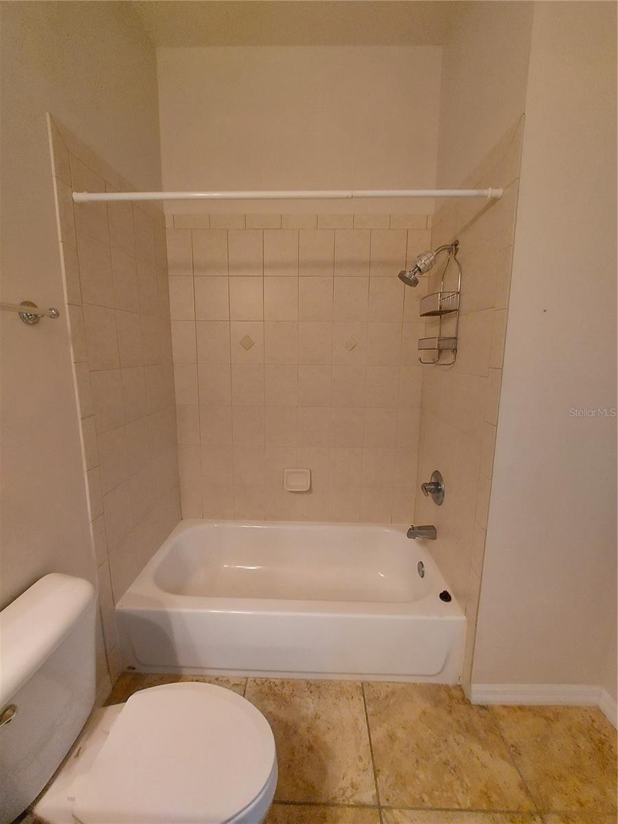 Image 21 of 27 For 3415 Anthony Road 403