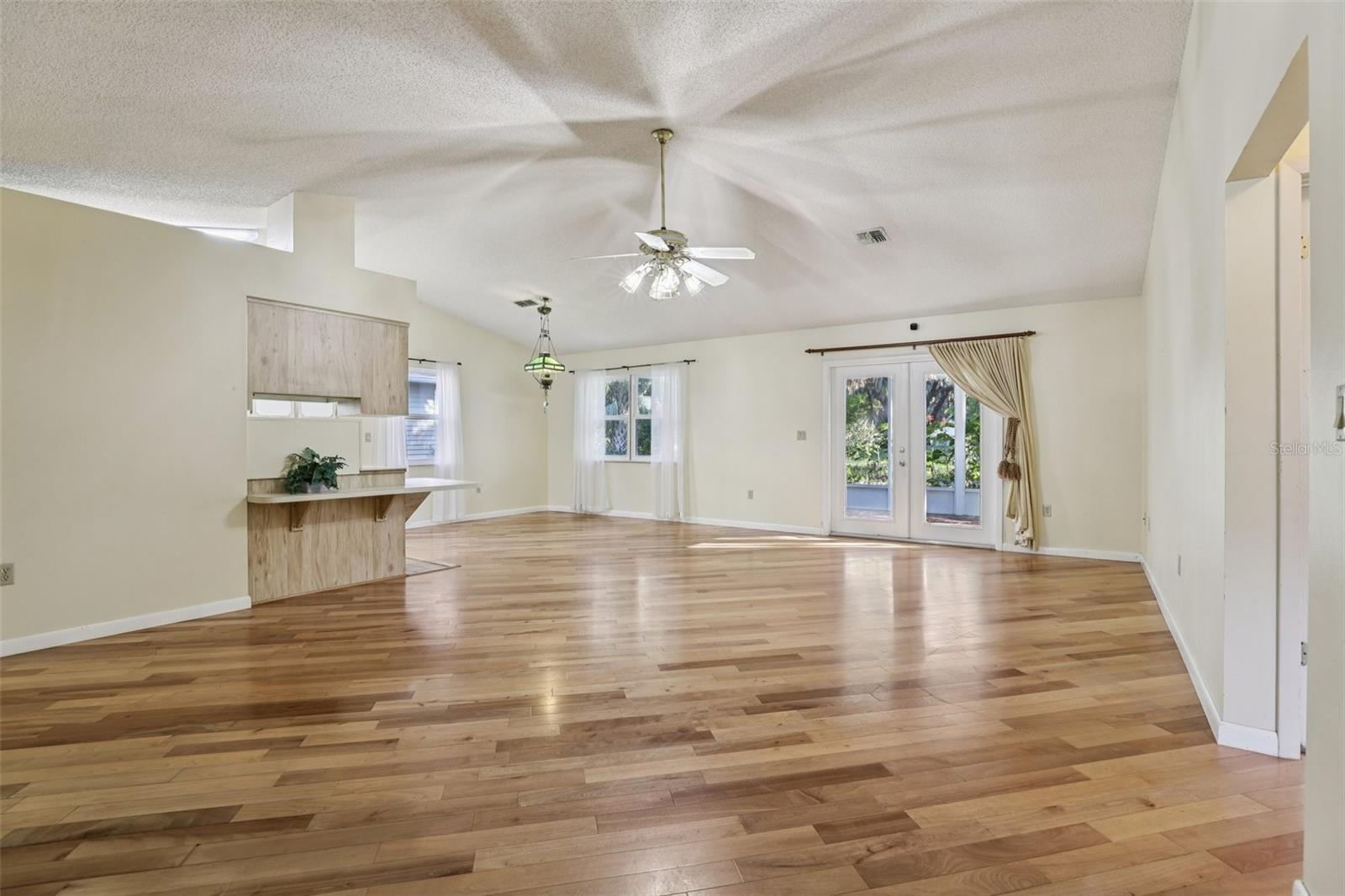 Image 10 of 54 For 304 Brigadoon Circle