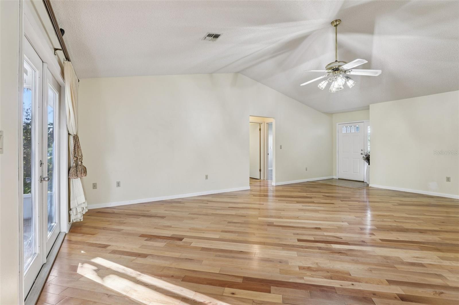 Image 12 of 54 For 304 Brigadoon Circle