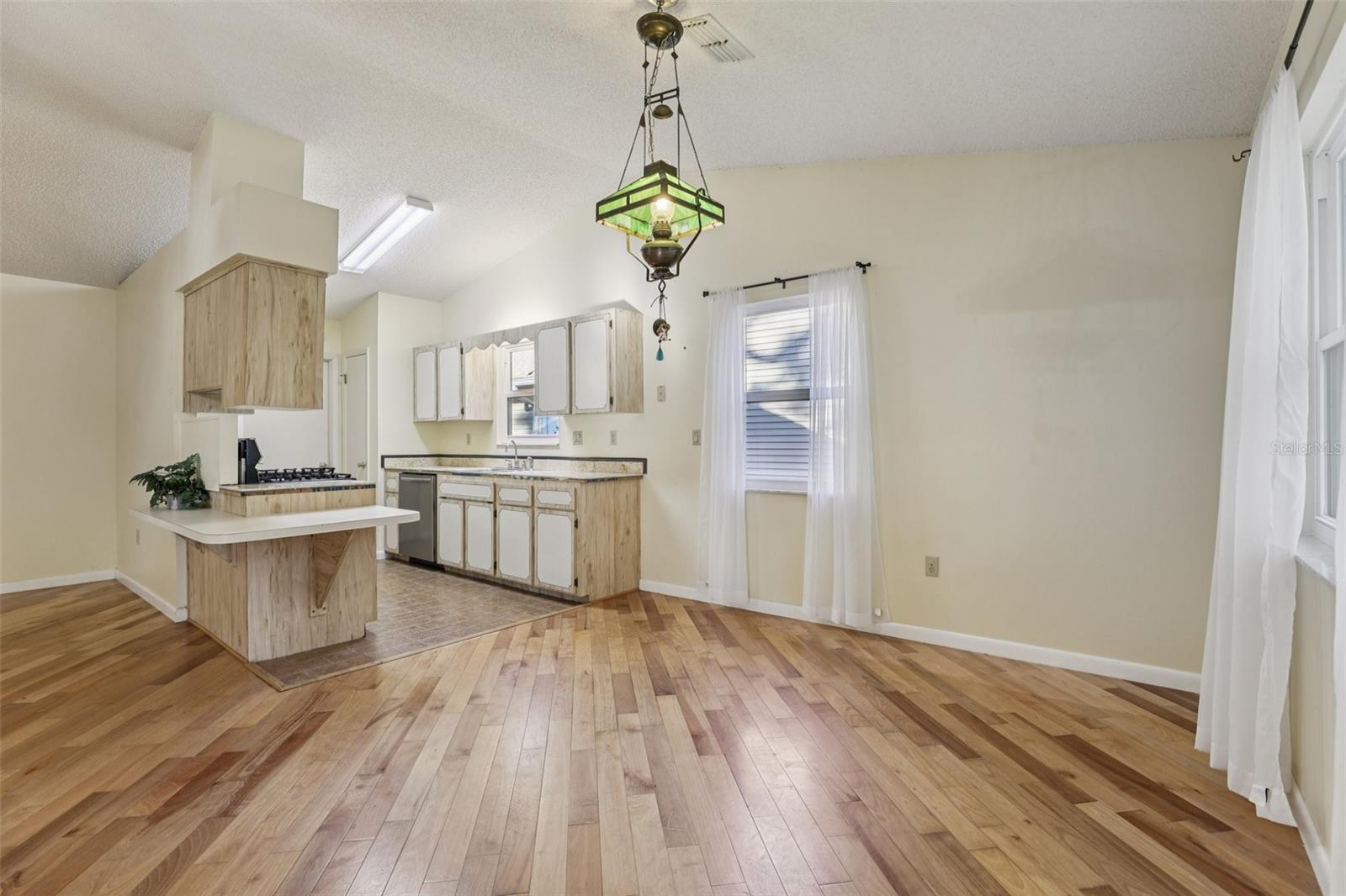 Image 13 of 54 For 304 Brigadoon Circle