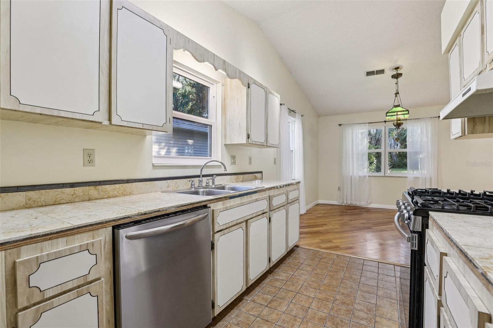 Image 17 of 54 For 304 Brigadoon Circle