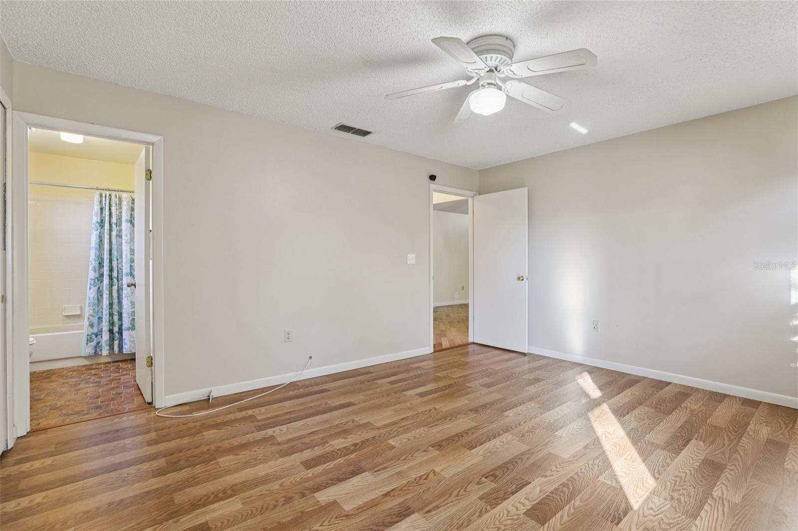 Image 19 of 54 For 304 Brigadoon Circle