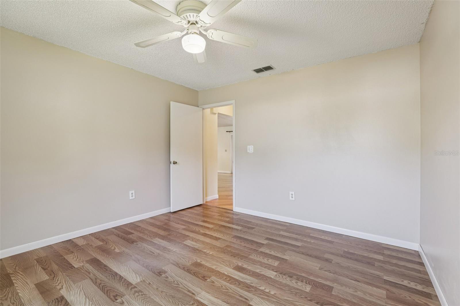 Image 23 of 54 For 304 Brigadoon Circle