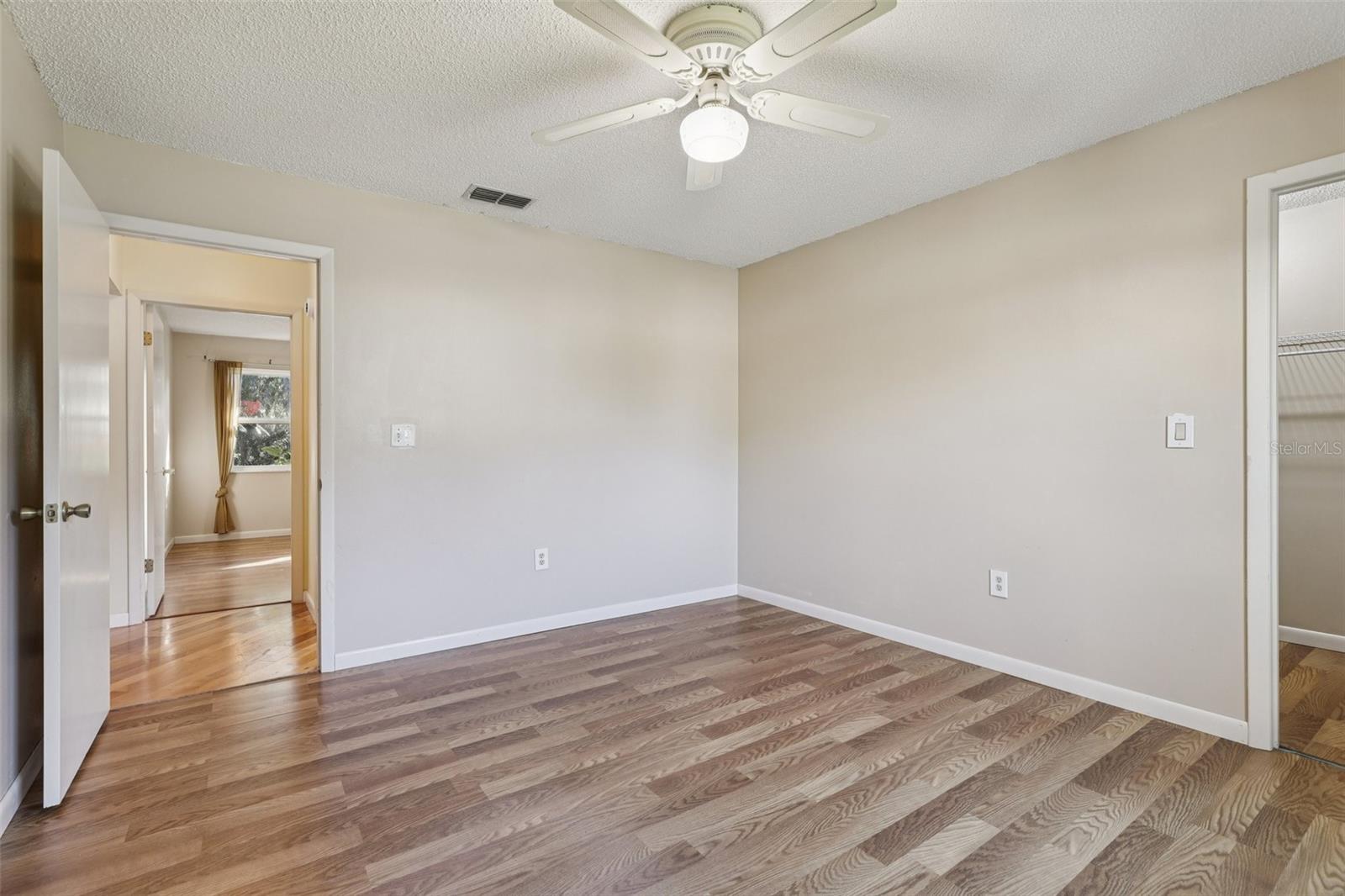 Image 25 of 54 For 304 Brigadoon Circle