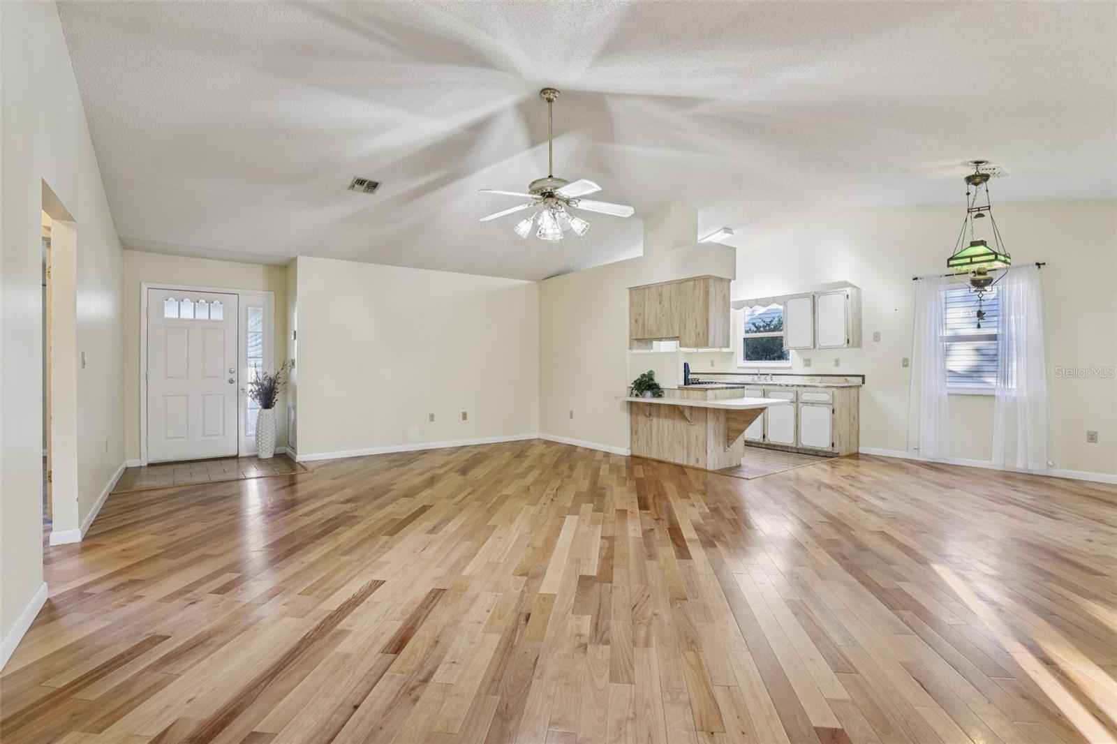 Image 8 of 54 For 304 Brigadoon Circle