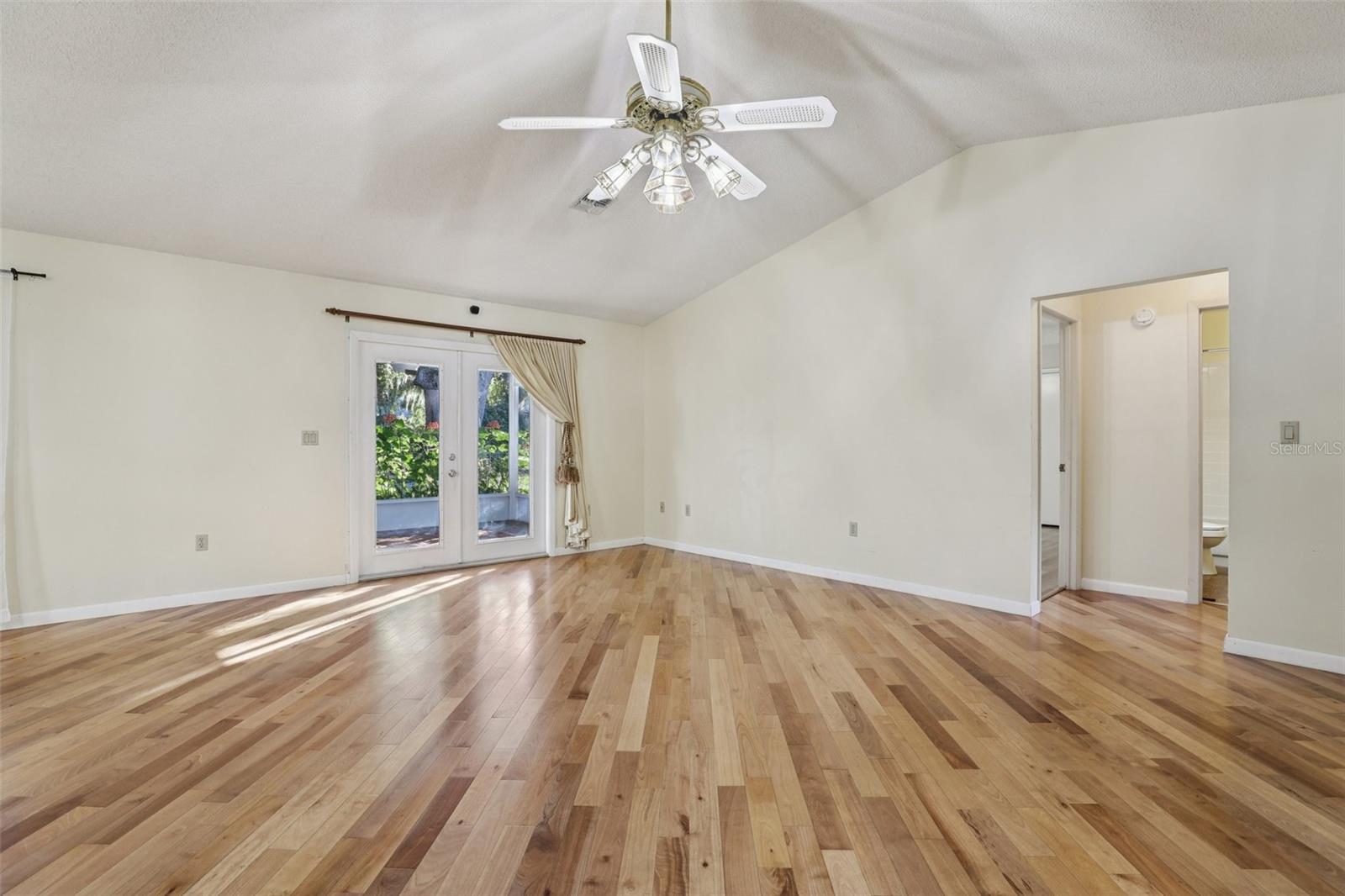 Image 9 of 54 For 304 Brigadoon Circle