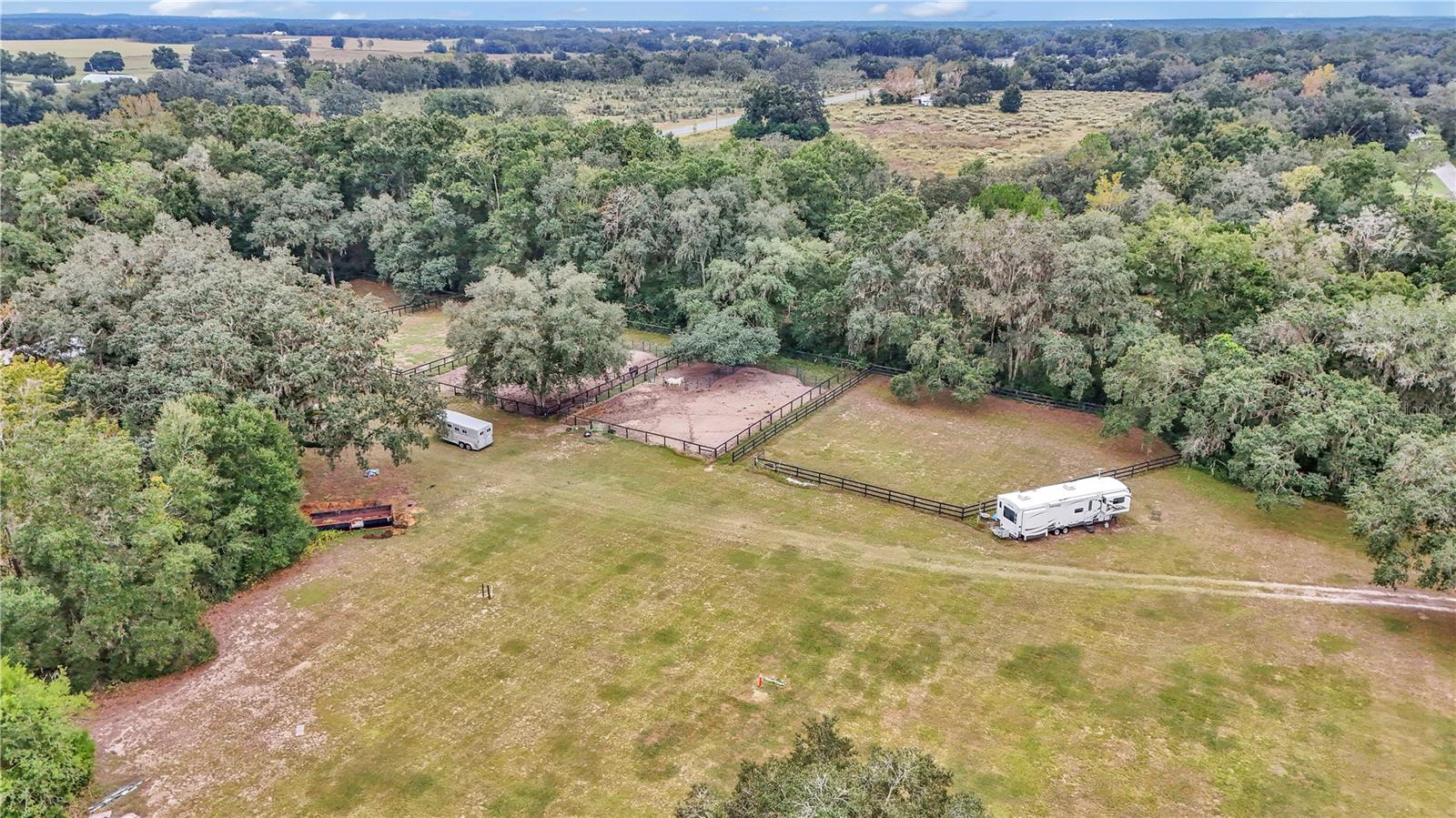 Image 21 of 34 For 19597 70th Lane