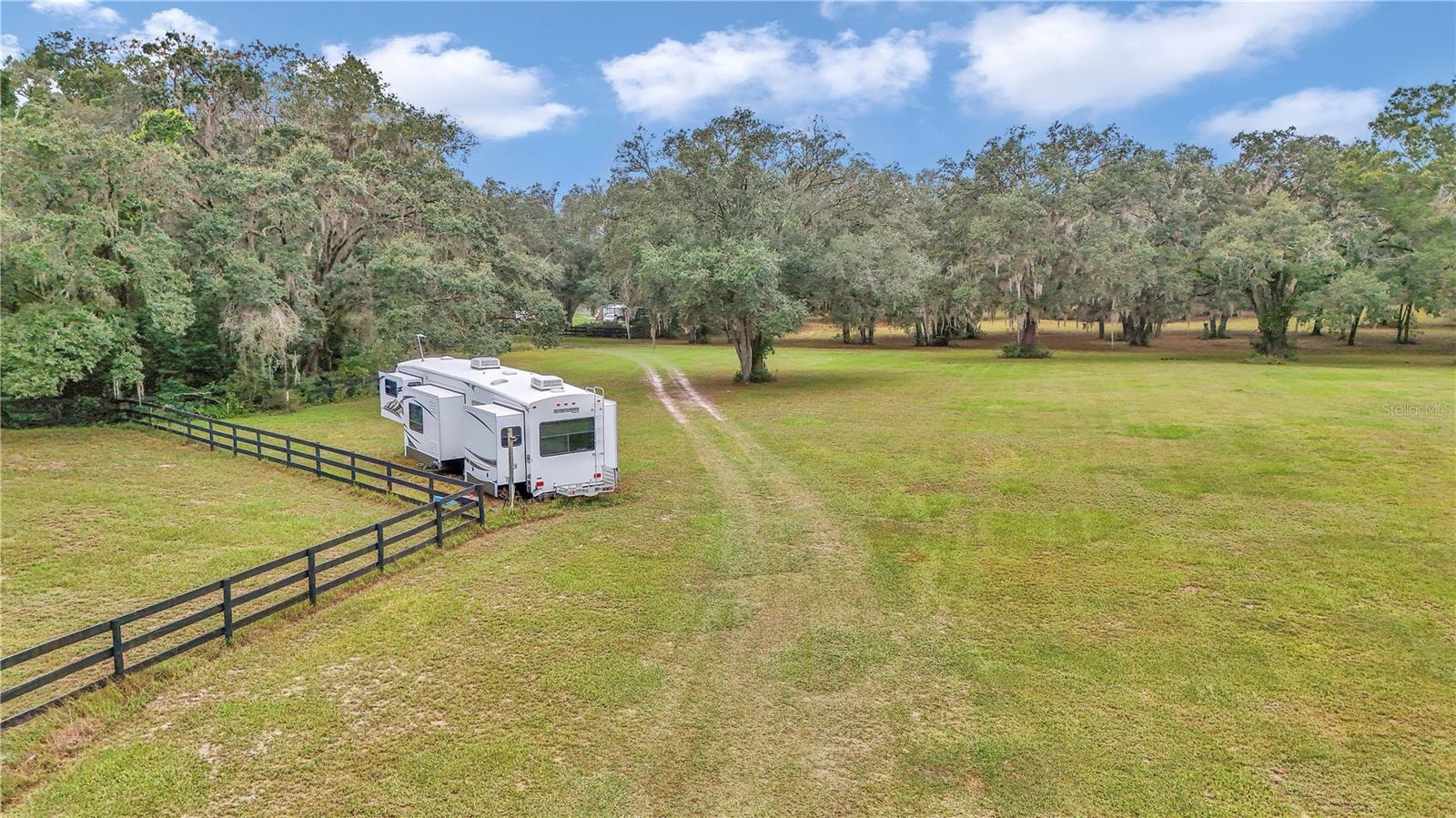 Image 4 of 34 For 19597 70th Lane