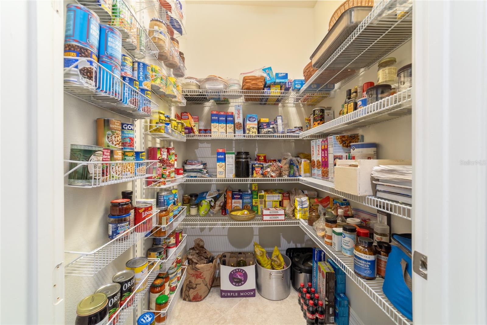 Image 19 of 69 For 10106 77th Loop