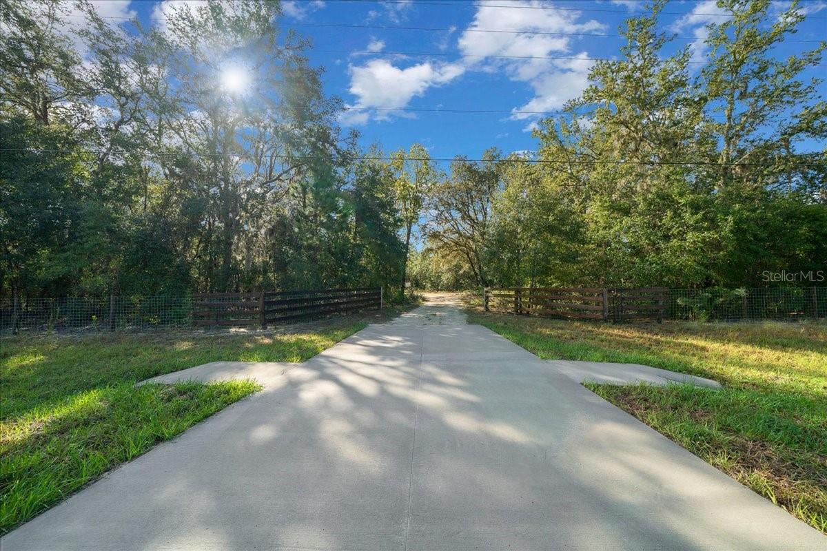 Details for 252 Malauka Road, OCKLAWAHA, FL 32179