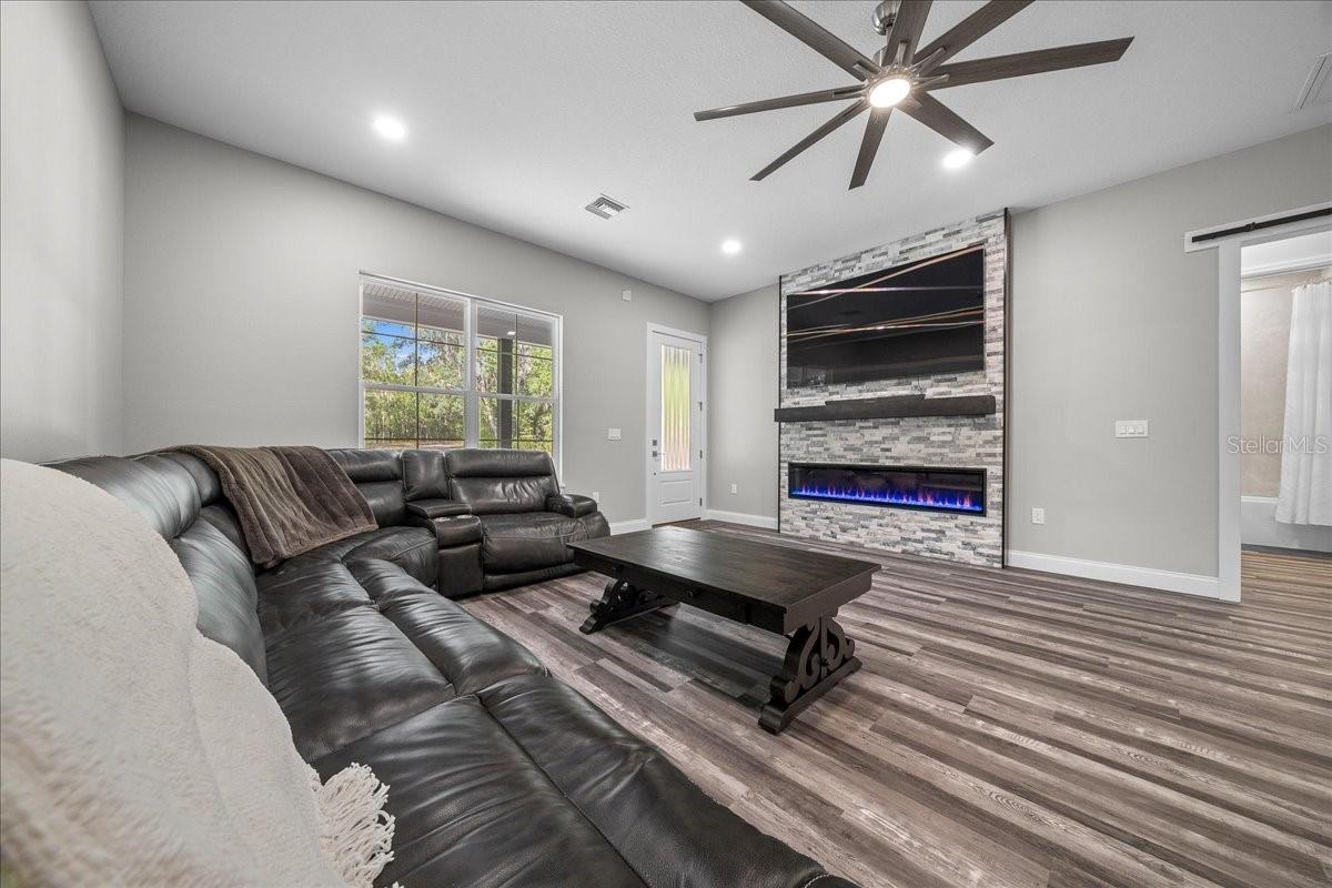 Image 42 of 78 For 252 Malauka Road