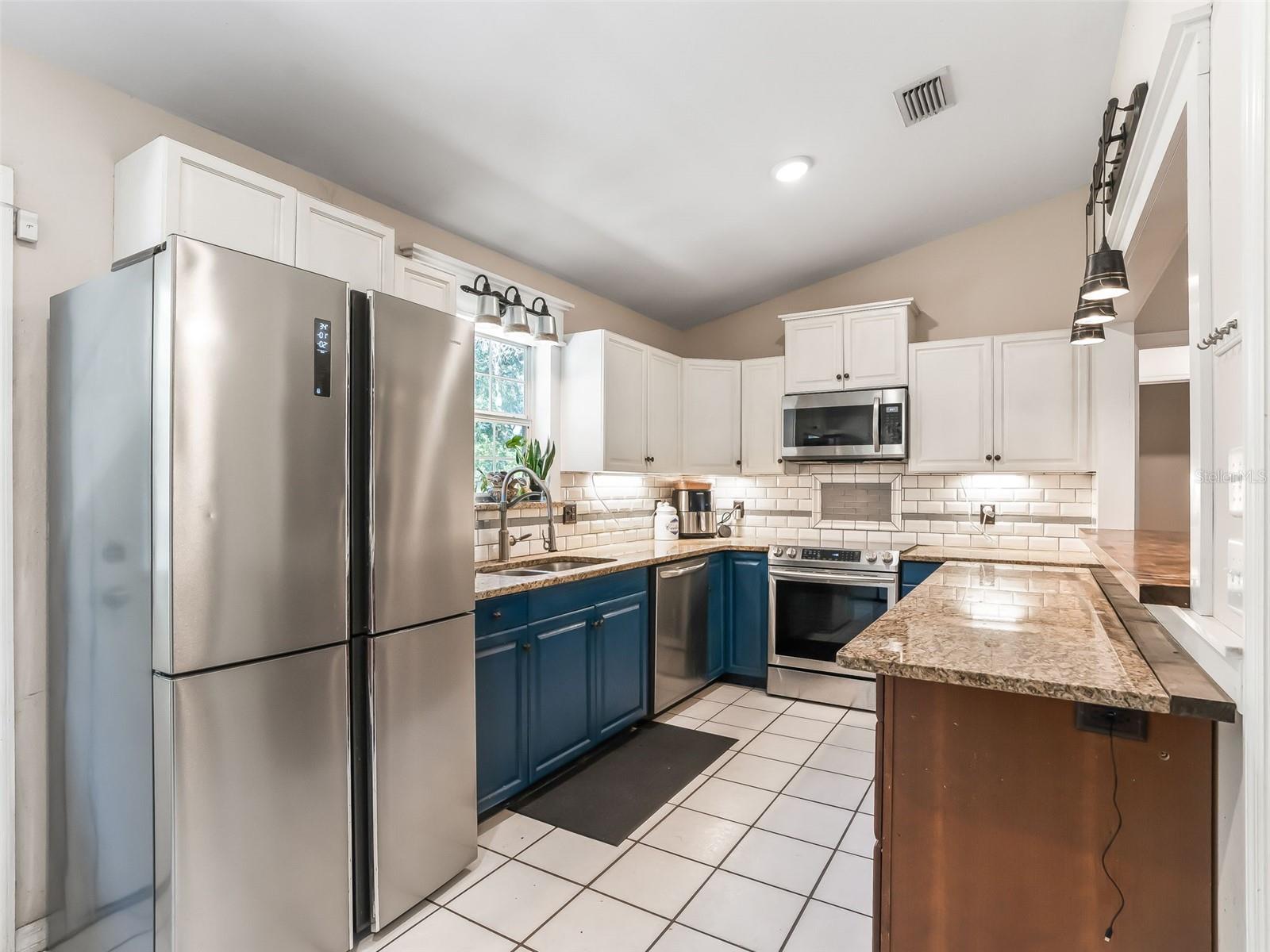 Image 8 of 47 For 1950 159th Avenue