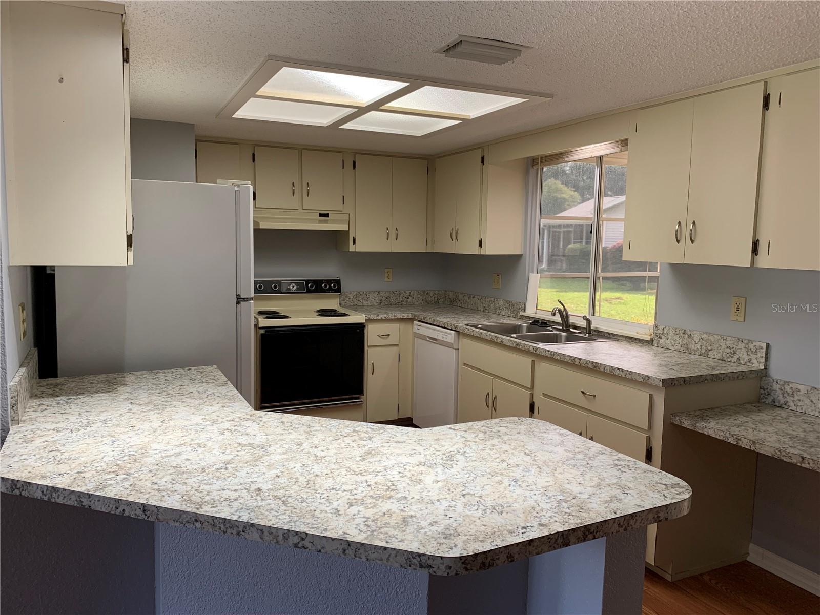 Image 4 of 15 For 10881 81st Ave Rd