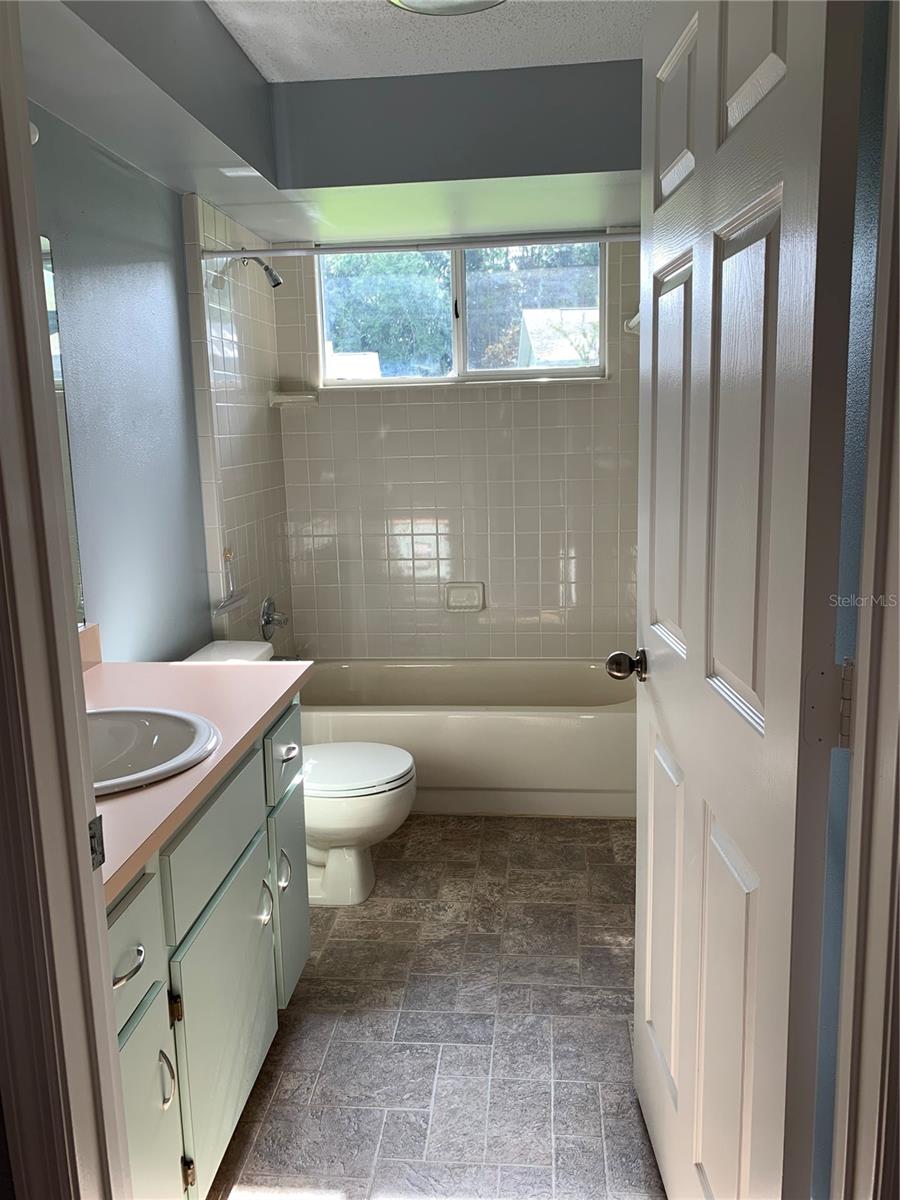 Image 7 of 15 For 10881 81st Ave Rd