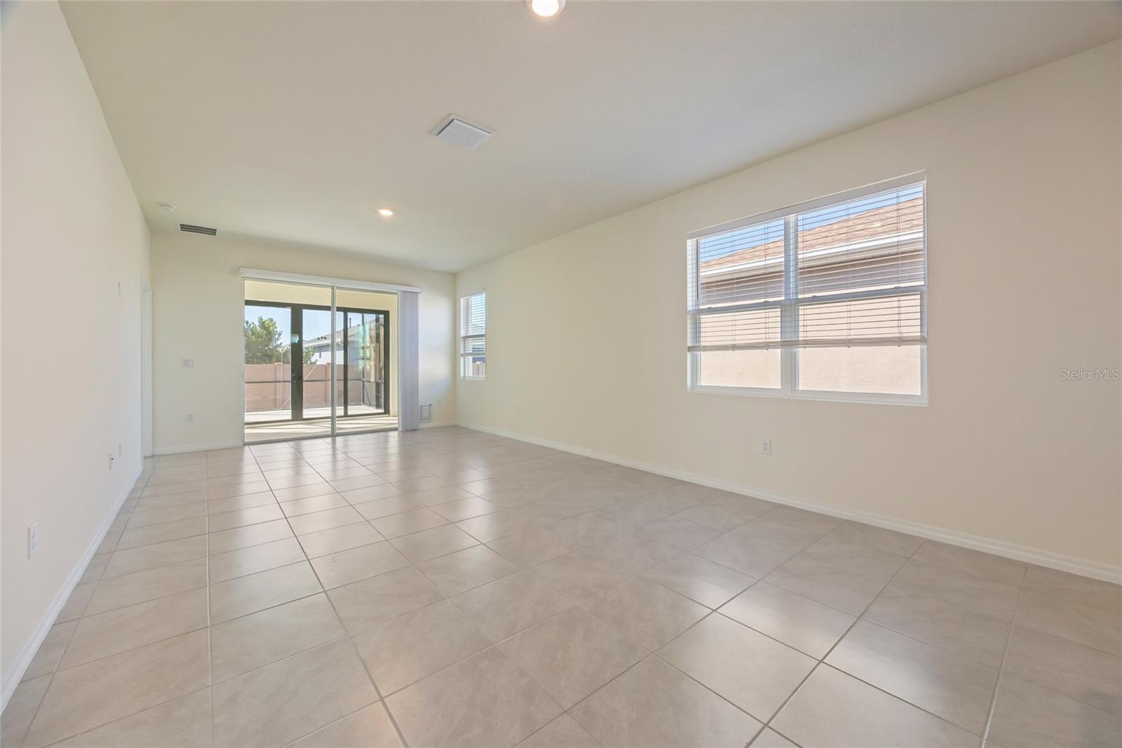 Image 12 of 58 For 5536 40th Loop