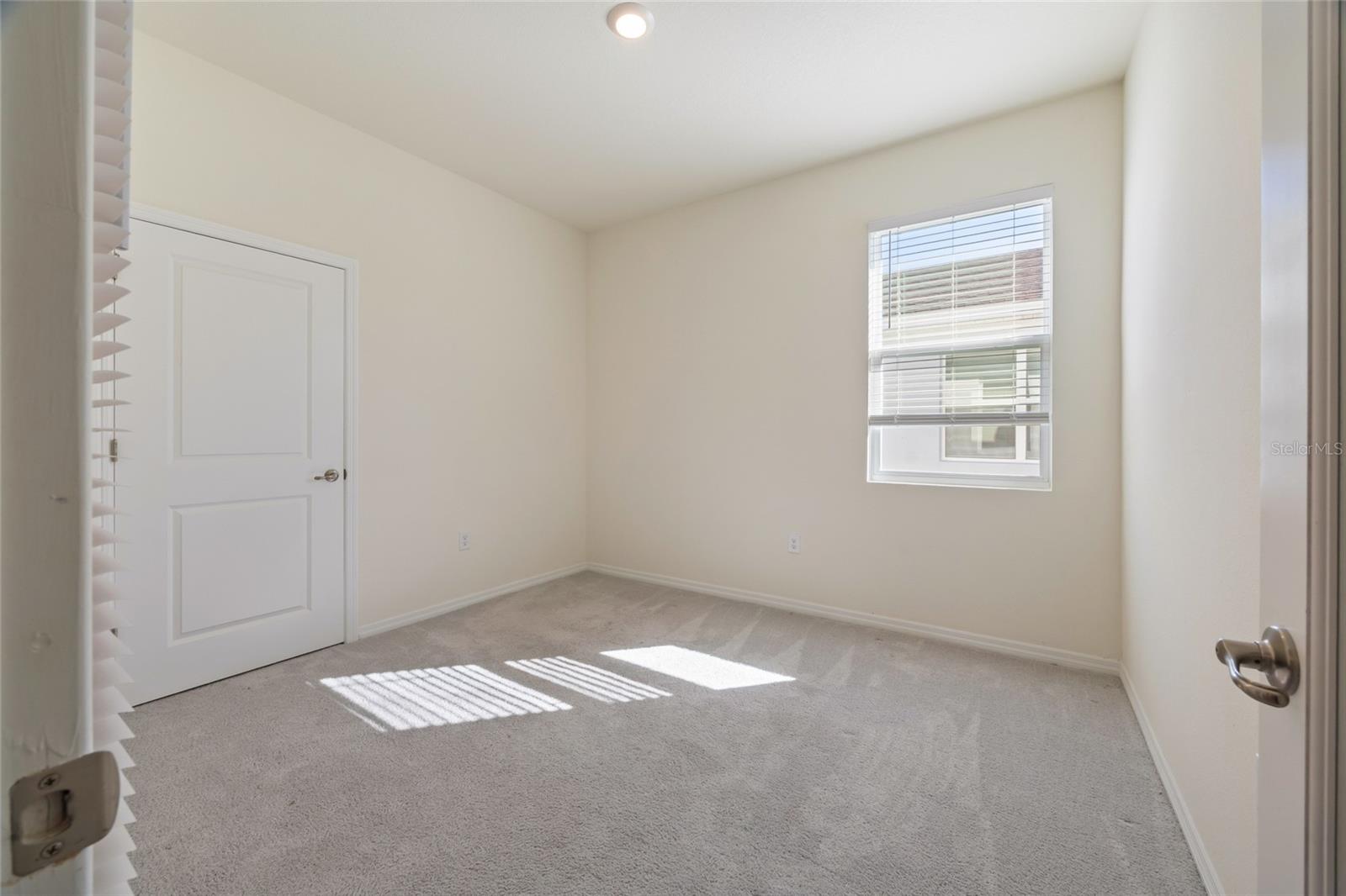 Image 20 of 58 For 5536 40th Loop