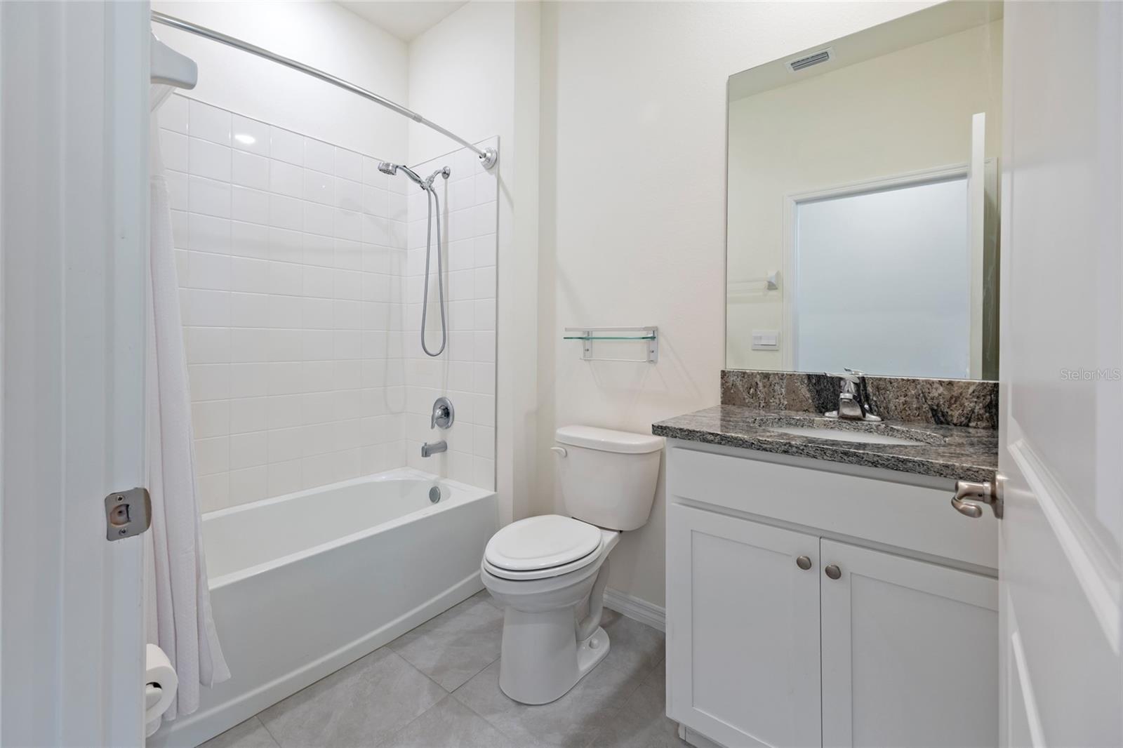 Image 22 of 58 For 5536 40th Loop