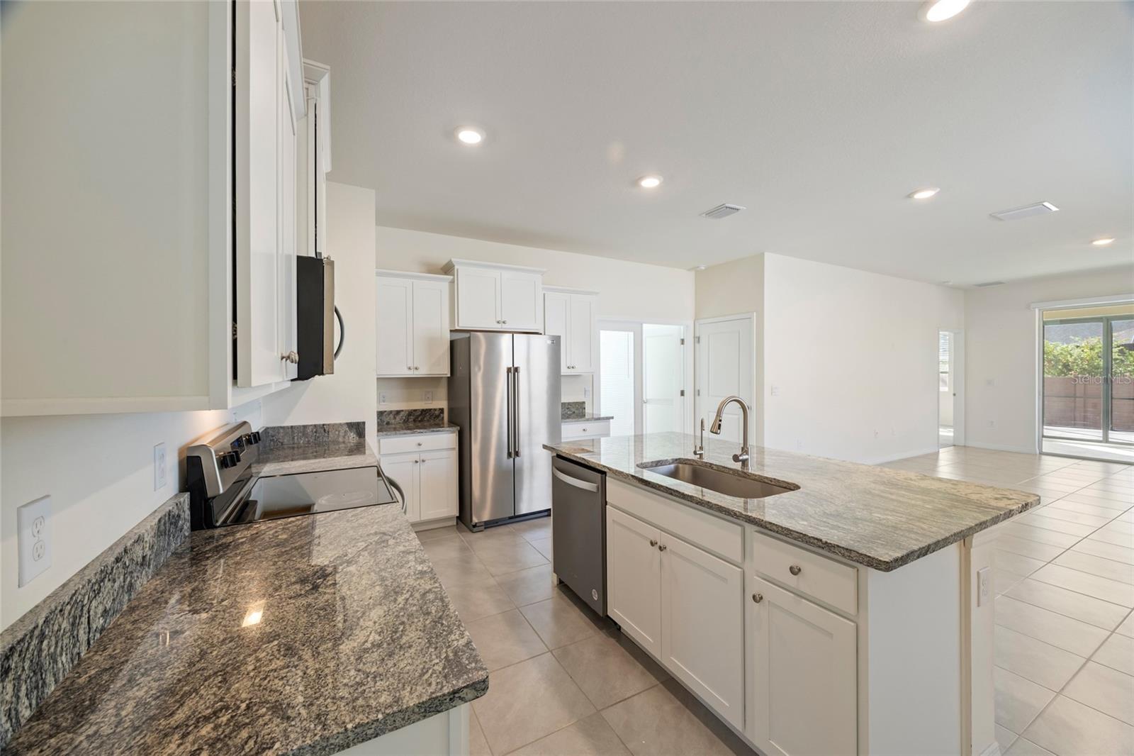 Image 7 of 58 For 5536 40th Loop