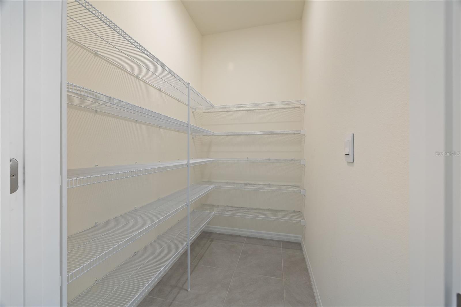 Image 9 of 58 For 5536 40th Loop