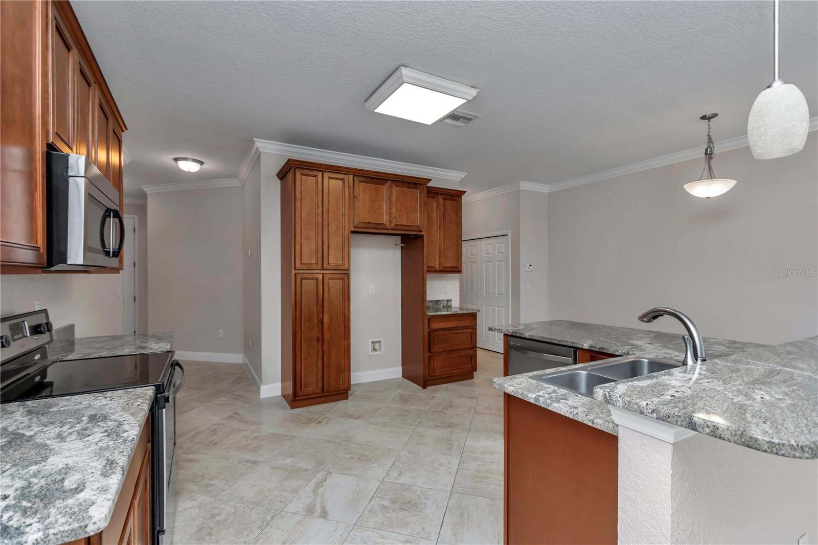 Image 13 of 42 For 2210 38th Terrace