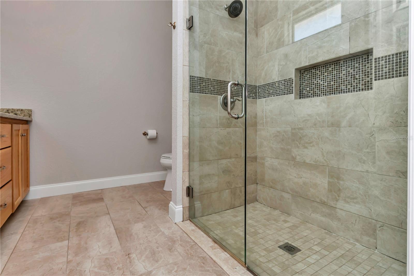 Image 19 of 42 For 2210 38th Terrace