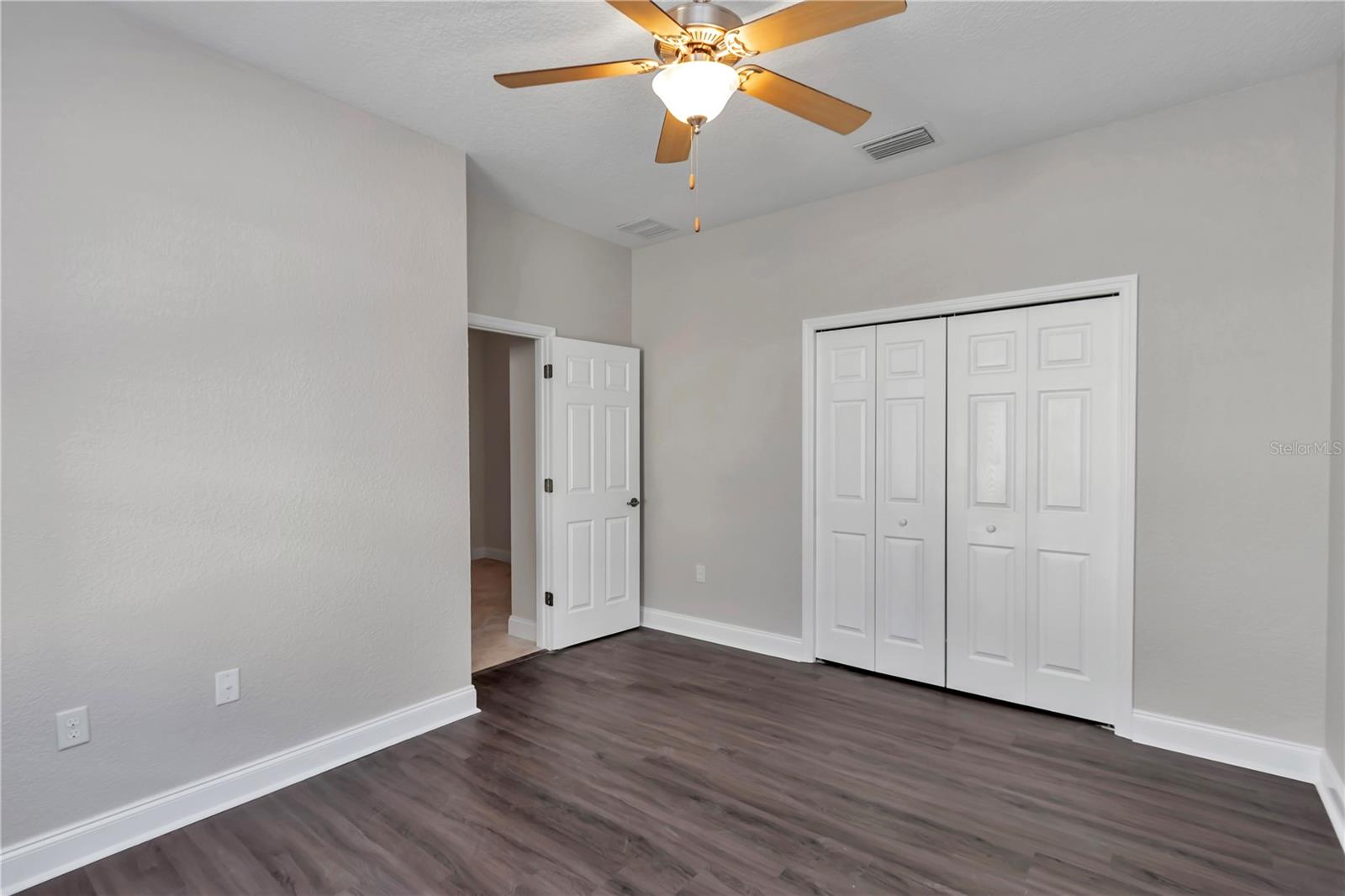 Image 22 of 42 For 2210 38th Terrace