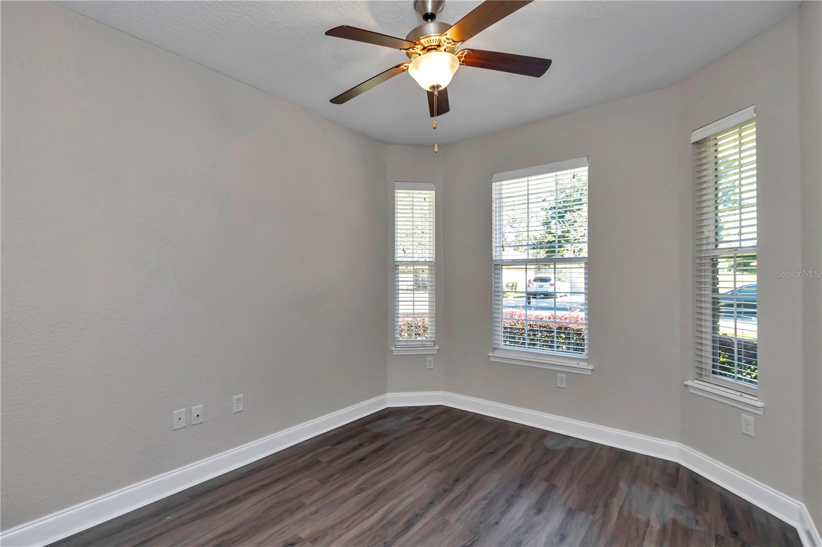 Image 23 of 42 For 2210 38th Terrace