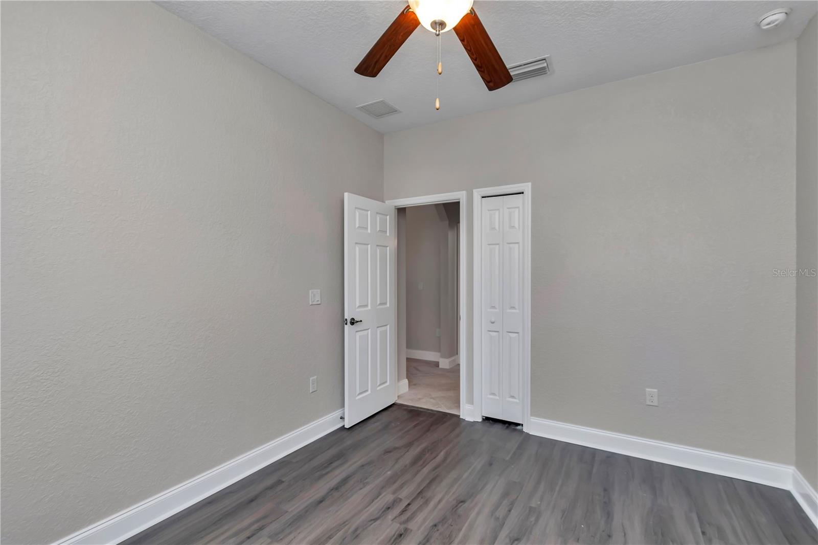 Image 24 of 42 For 2210 38th Terrace