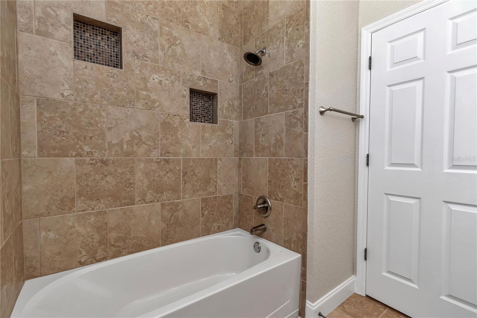 Image 26 of 42 For 2210 38th Terrace