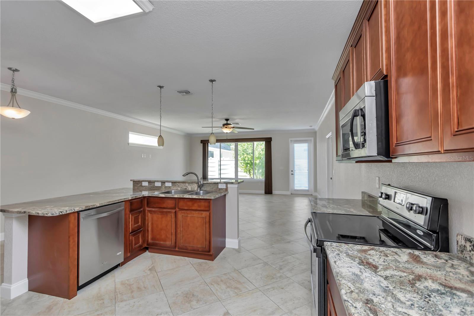 Image 4 of 42 For 2210 38th Terrace