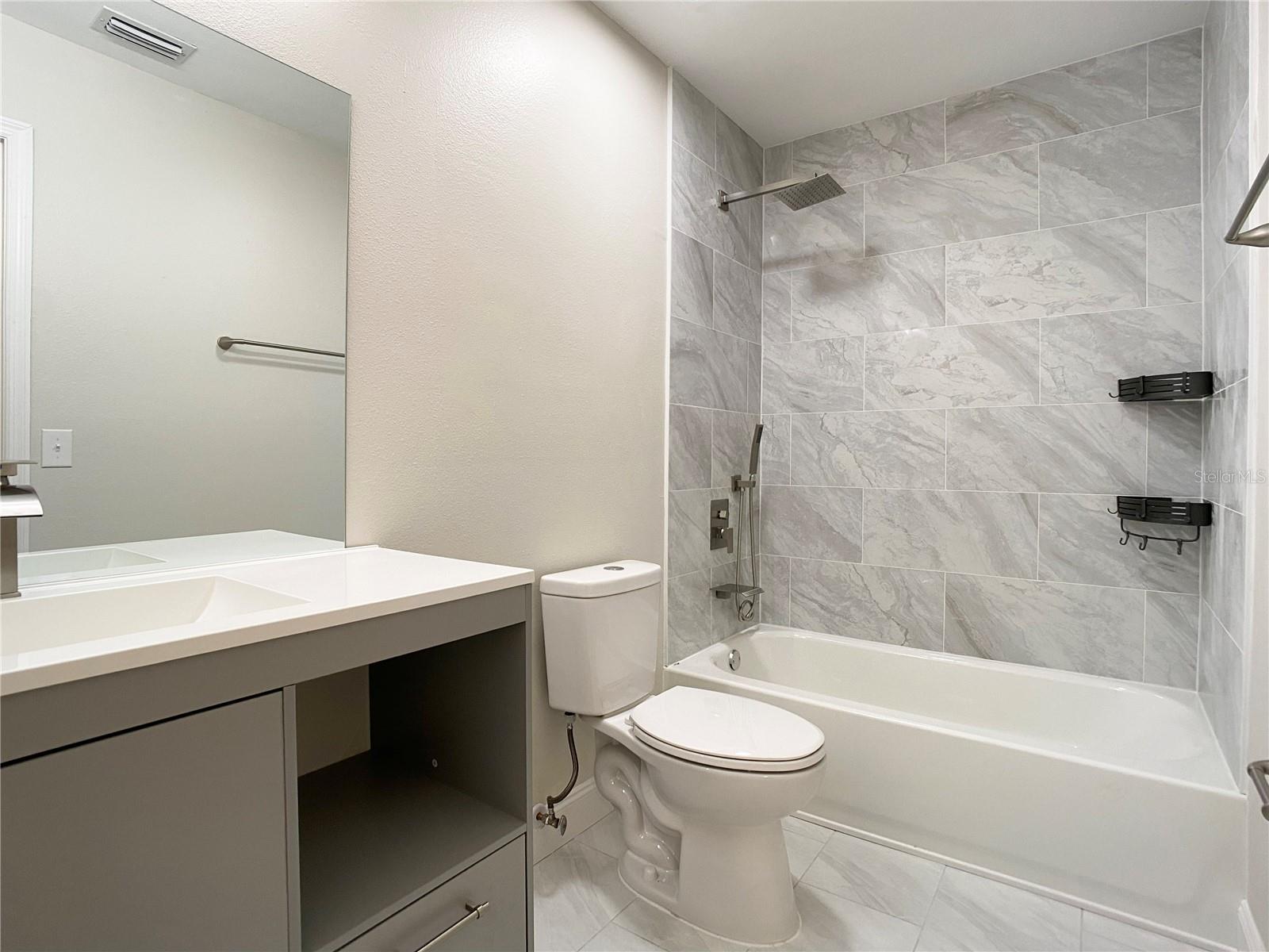 Image 30 of 39 For 18 Midway Court