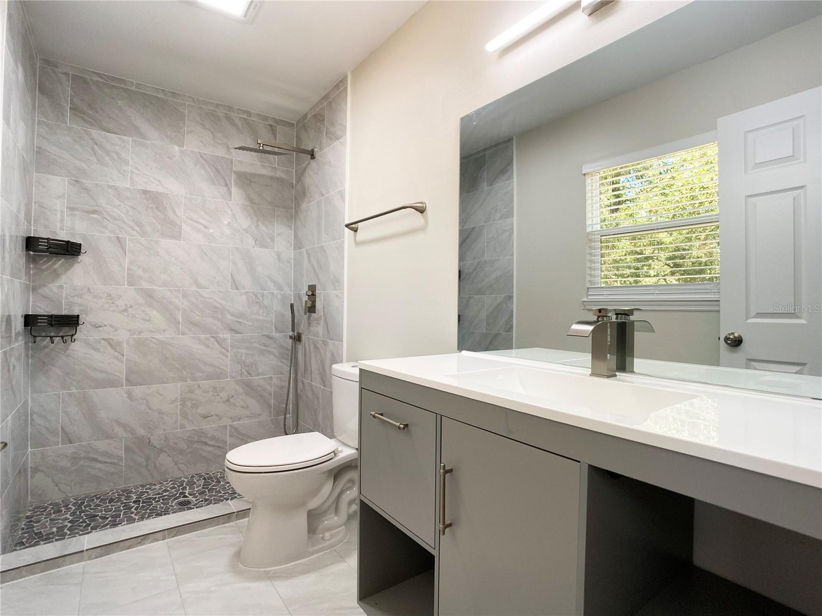 Image 34 of 39 For 18 Midway Court