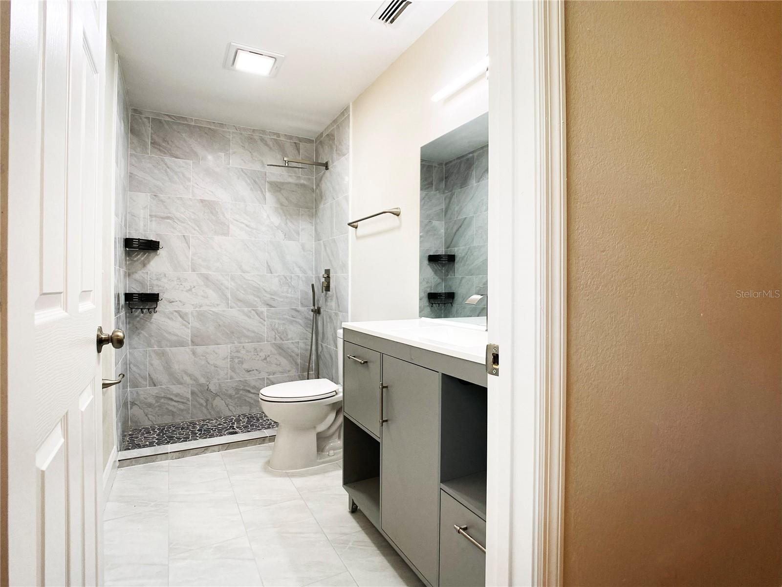 Image 35 of 39 For 18 Midway Court