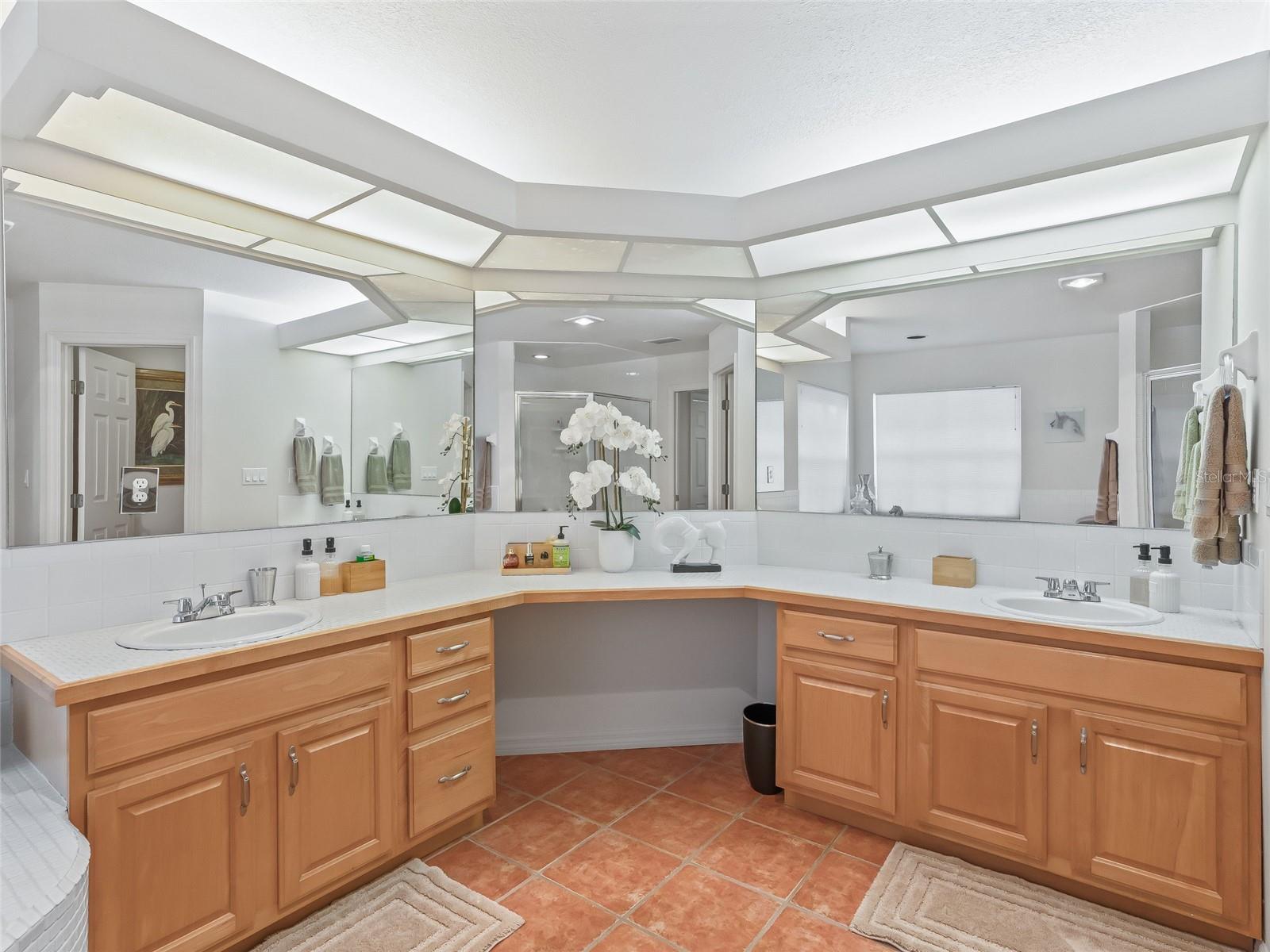 Image 20 of 69 For 22 Wood Ridge Drive