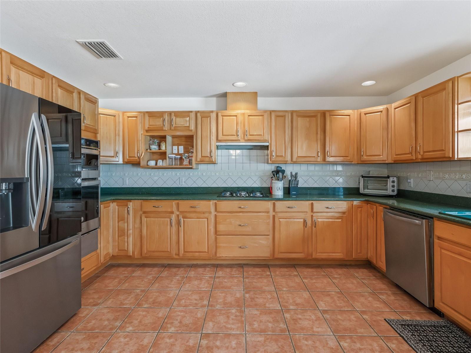 Image 23 of 69 For 22 Wood Ridge Drive