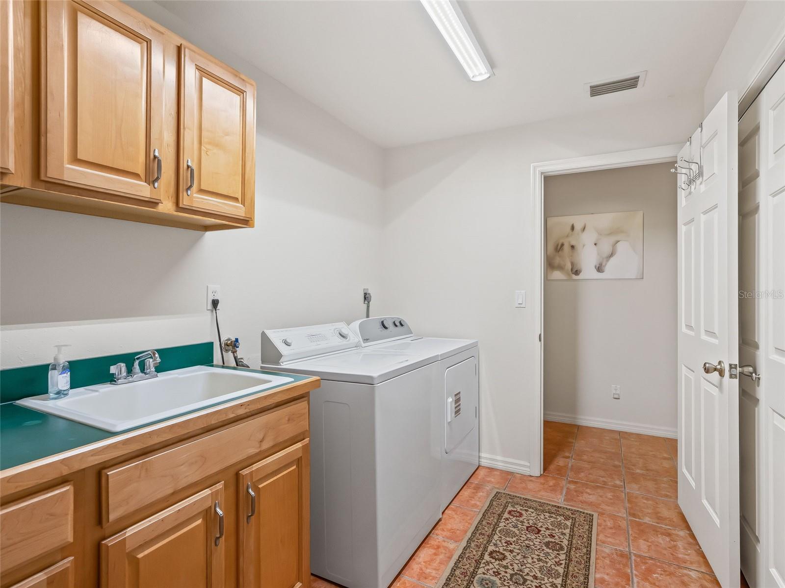 Image 31 of 69 For 22 Wood Ridge Drive