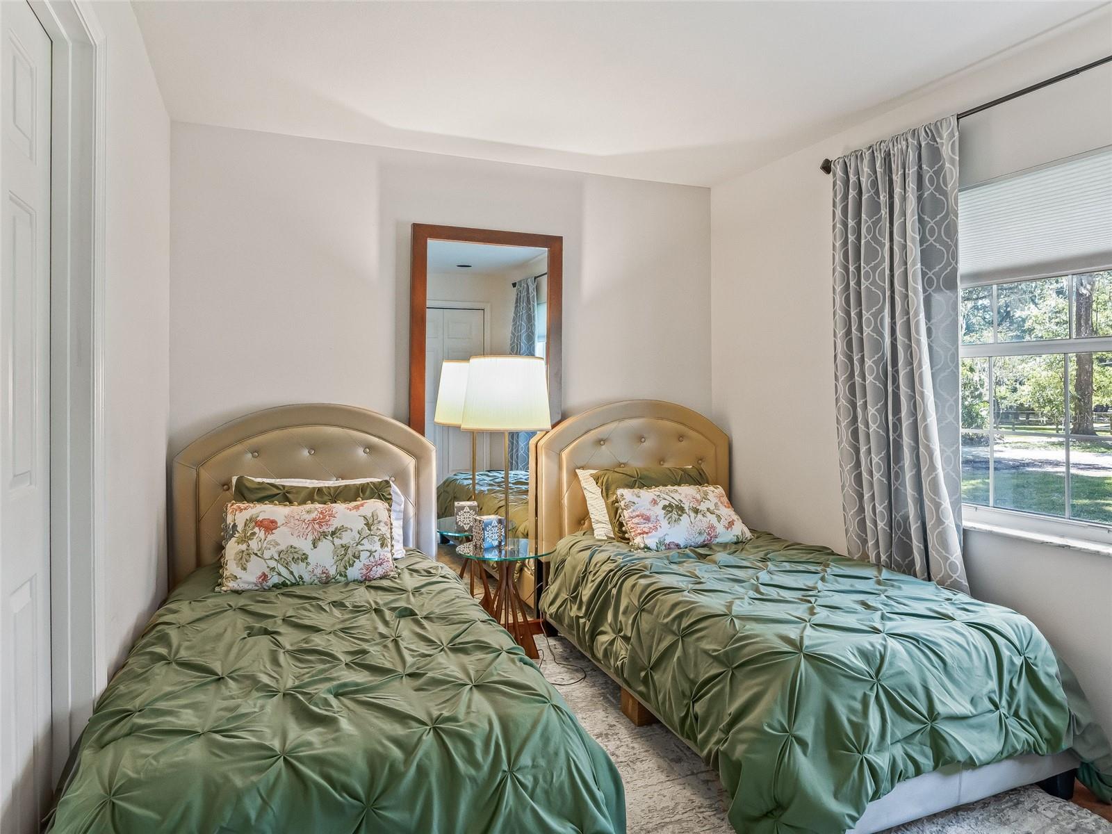 Image 33 of 69 For 22 Wood Ridge Drive