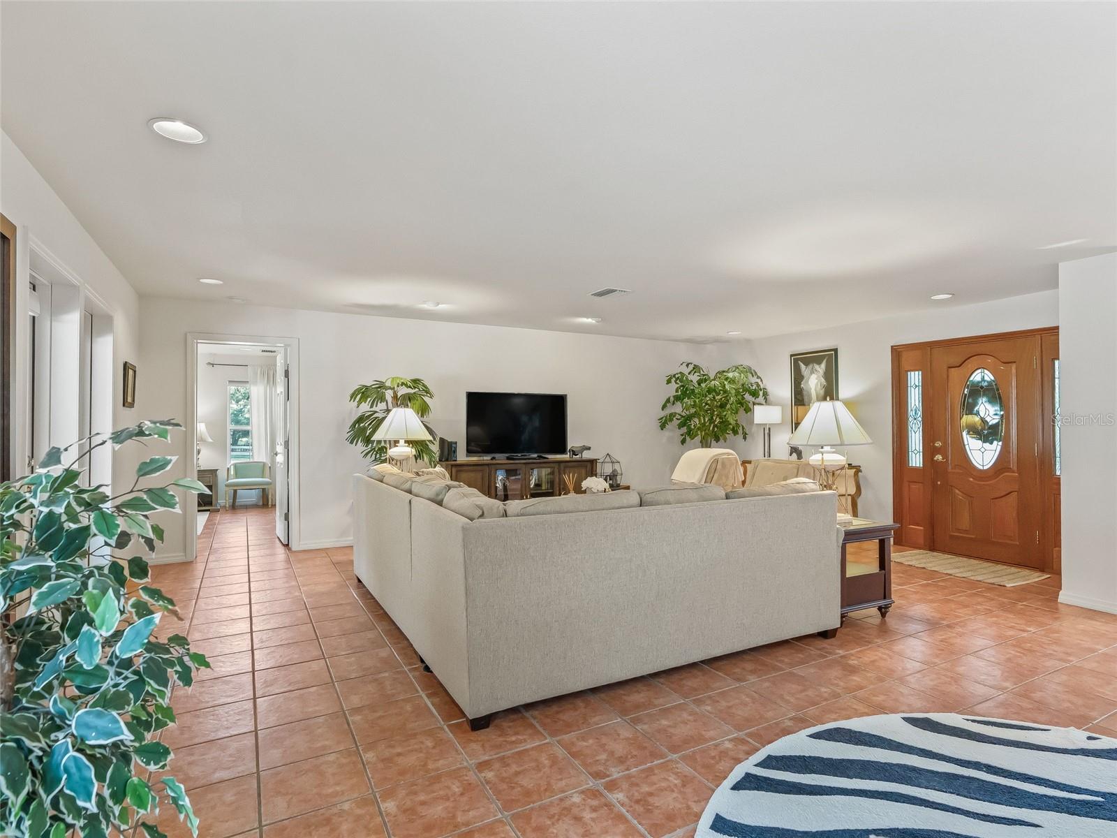 Image 5 of 69 For 22 Wood Ridge Drive