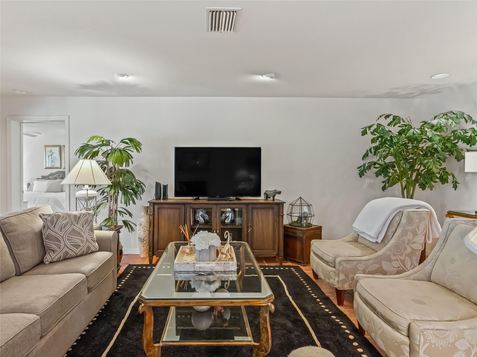 Image 8 of 69 For 22 Wood Ridge Drive