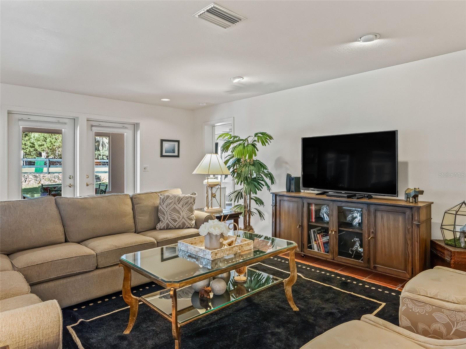 Image 9 of 69 For 22 Wood Ridge Drive