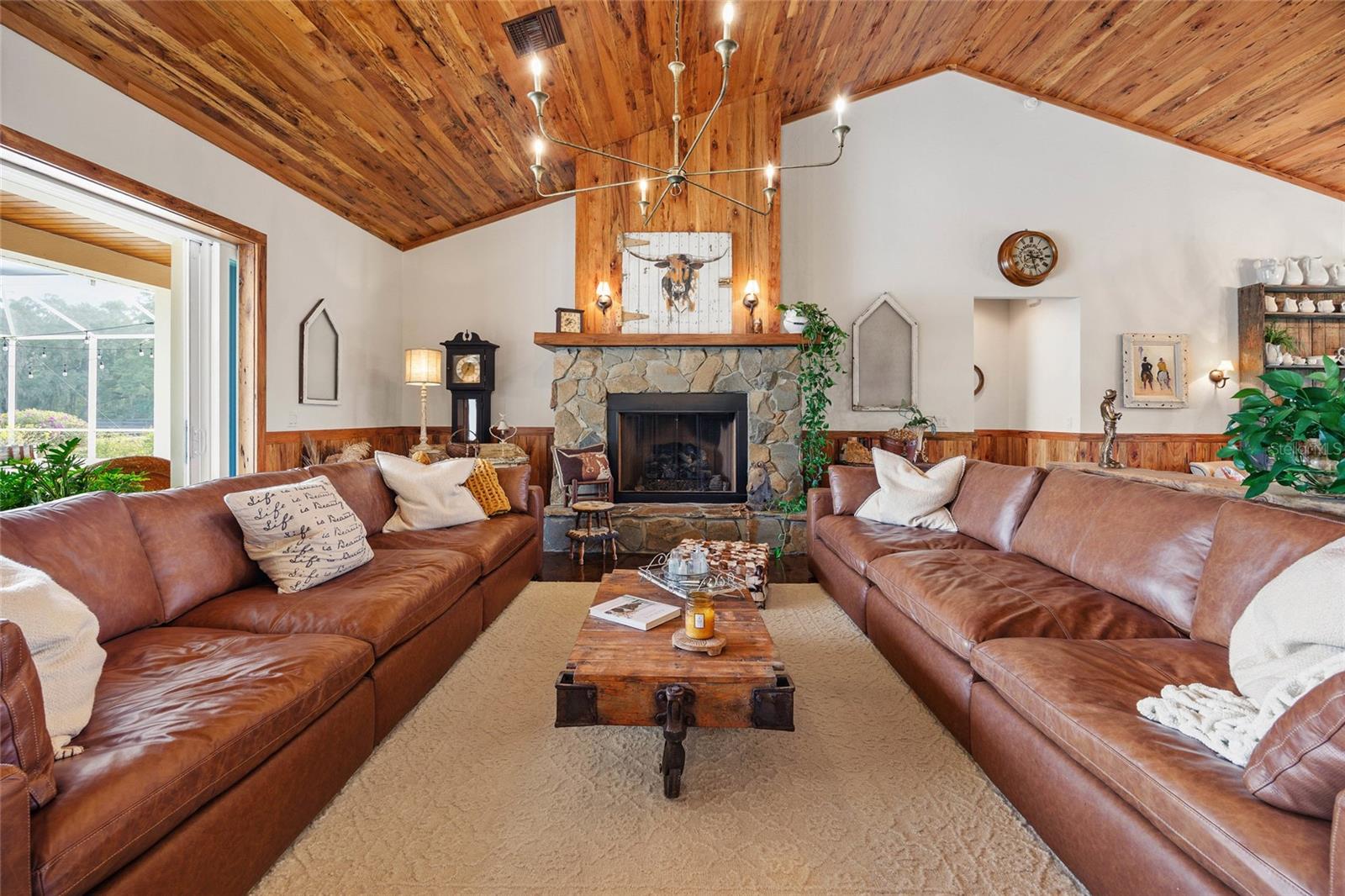 Image 25 of 99 For 41526 Saddle Ridge Lane