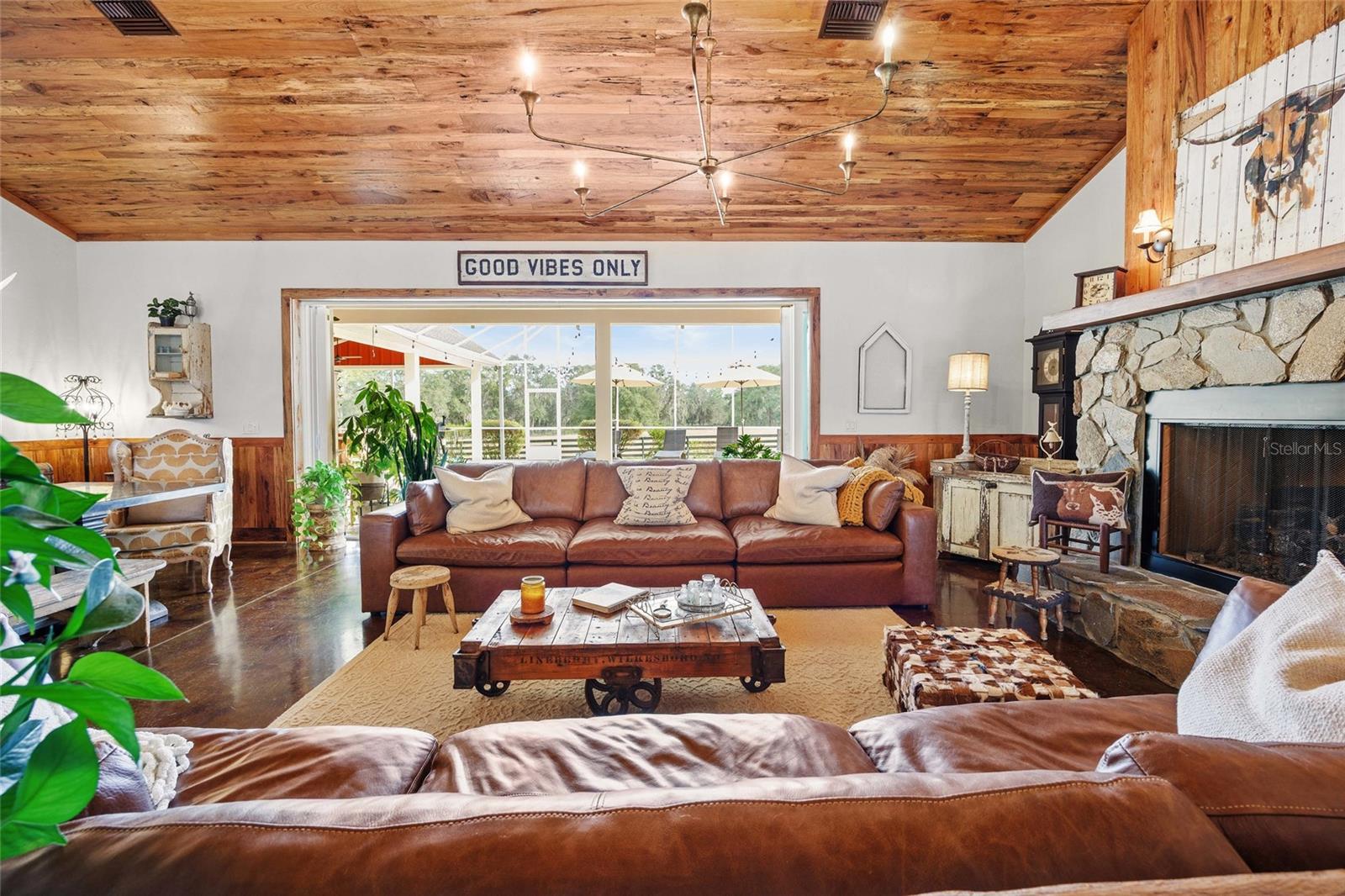 Image 27 of 99 For 41526 Saddle Ridge Lane