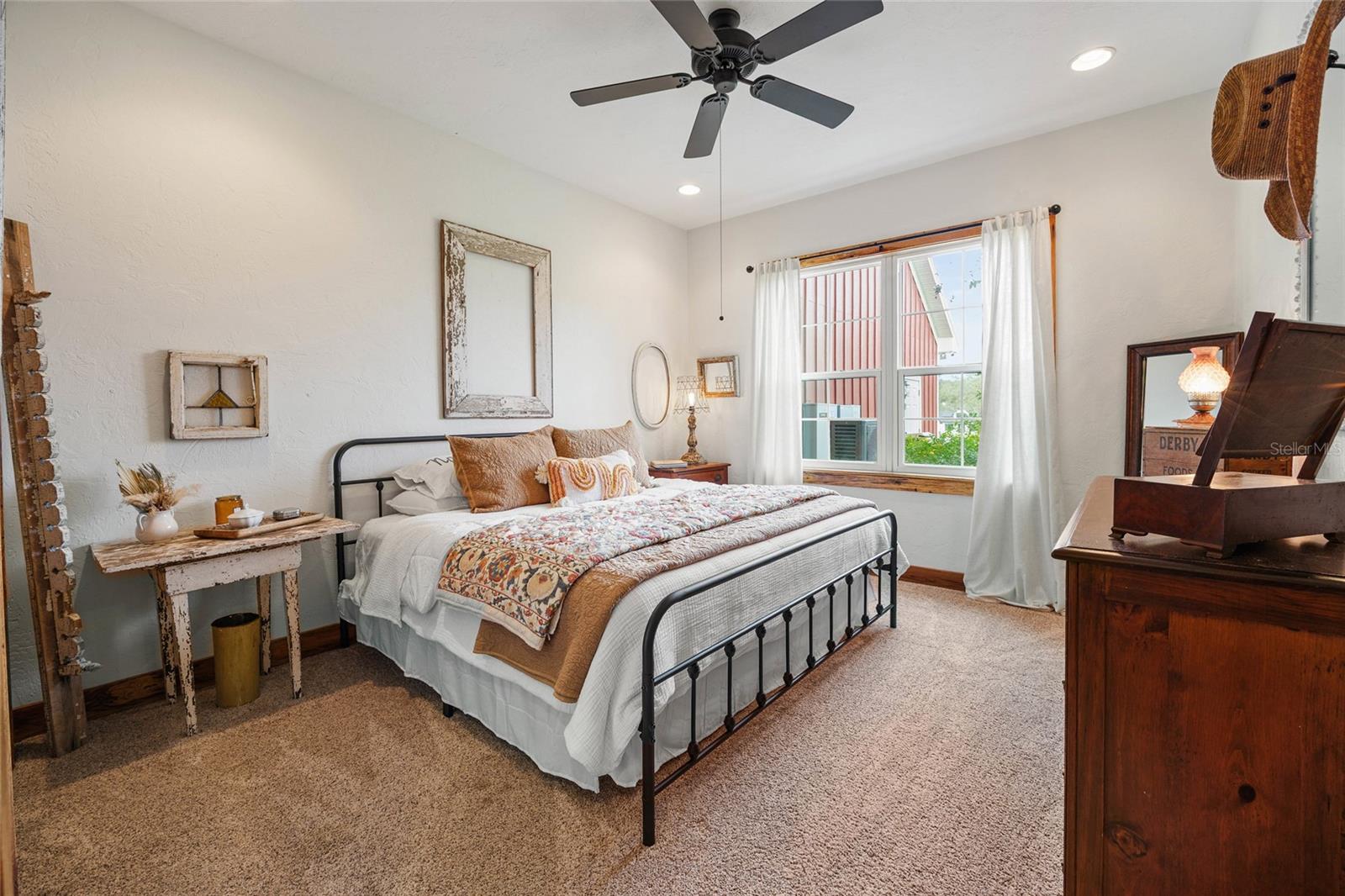 Image 40 of 99 For 41526 Saddle Ridge Lane