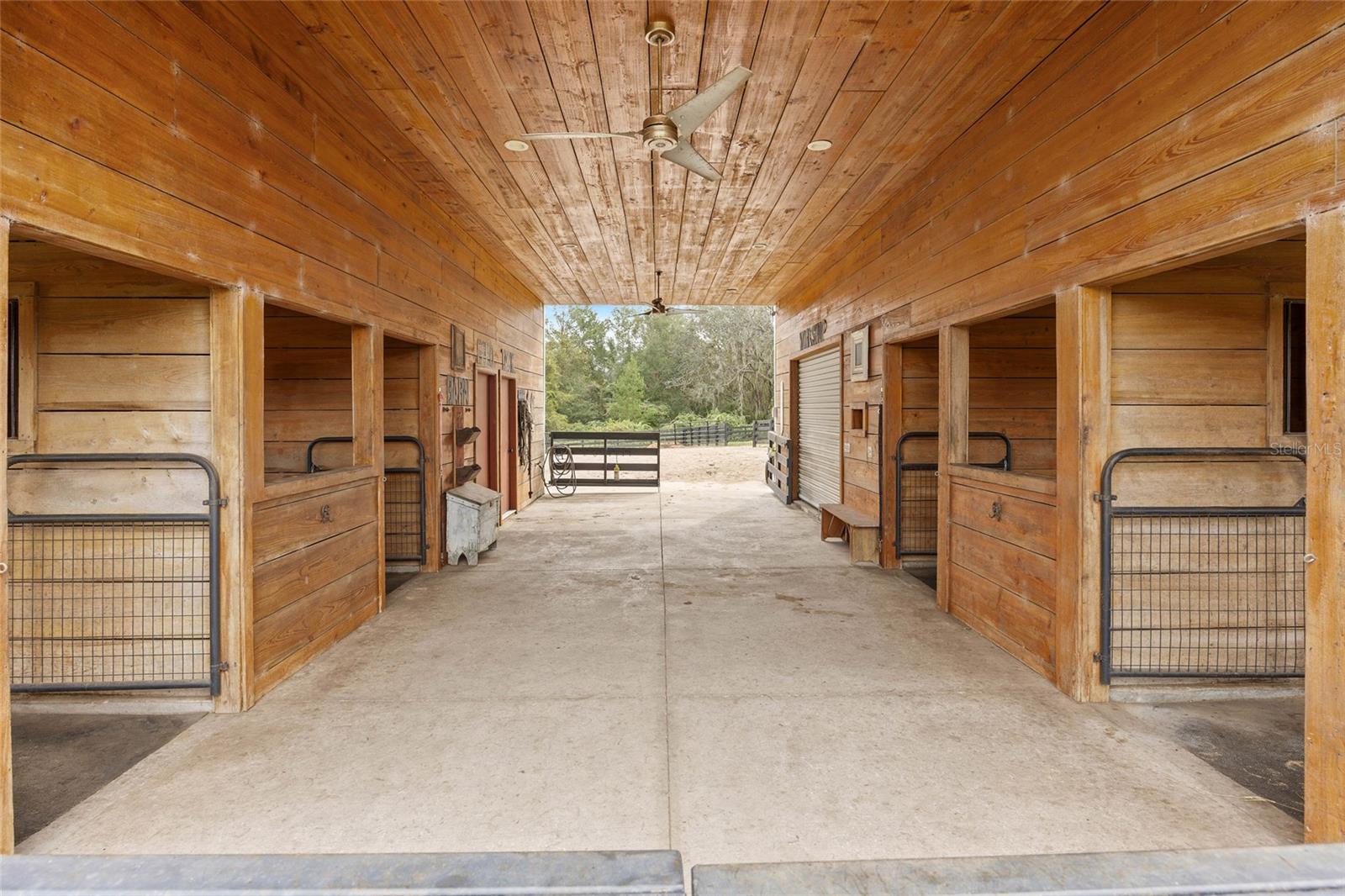 Image 6 of 99 For 41526 Saddle Ridge Lane