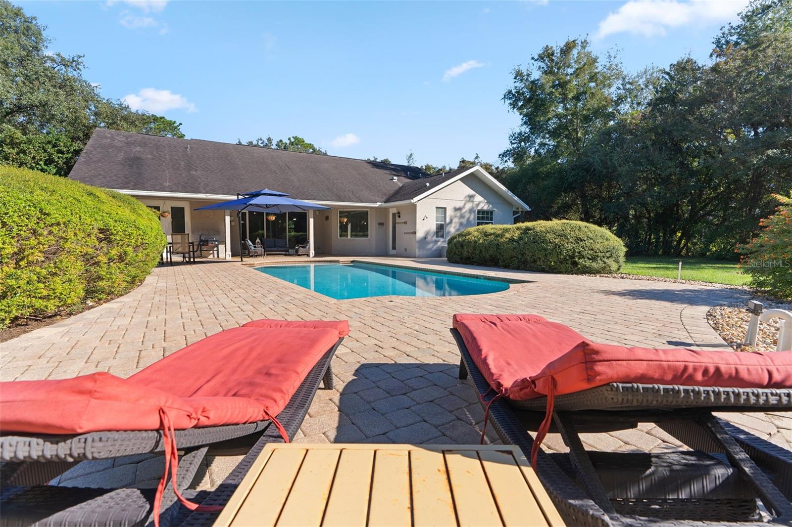 Listing photo id 17 for 5633 Nobis Circle