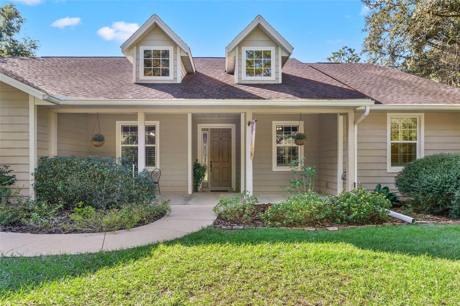 Listing photo id 1 for 5633 Nobis Circle